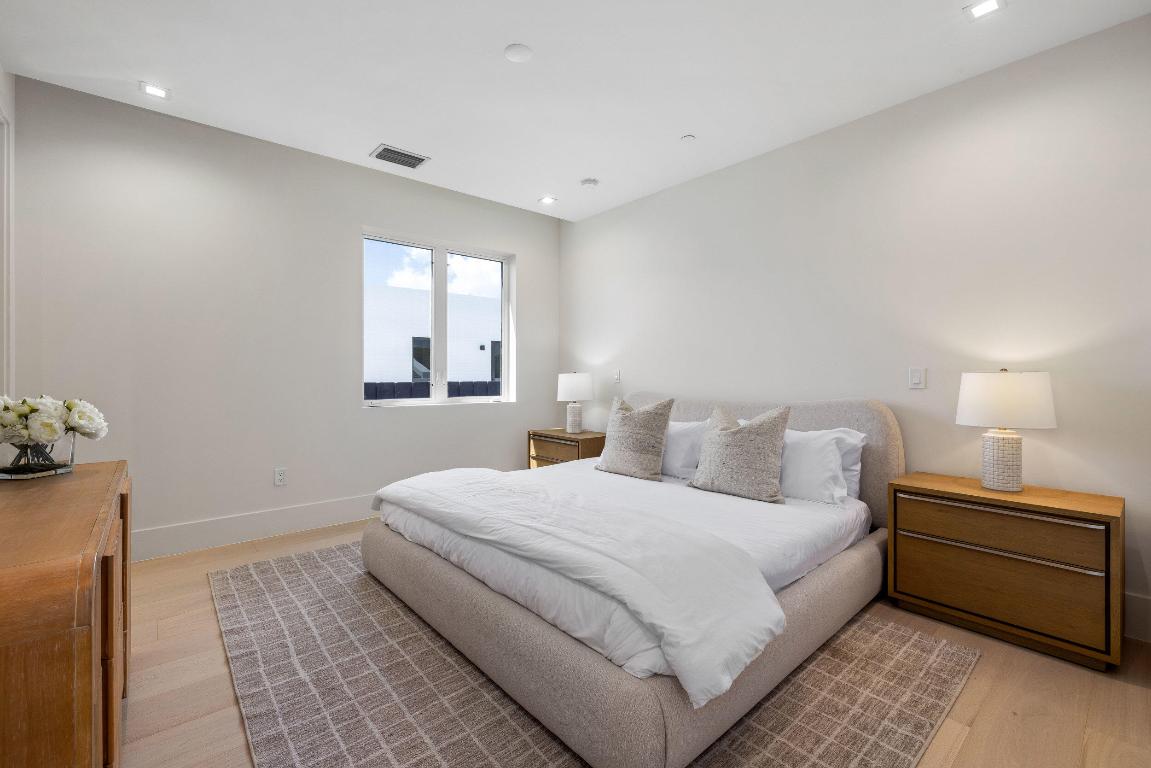 SOPHIA FREY - Residential