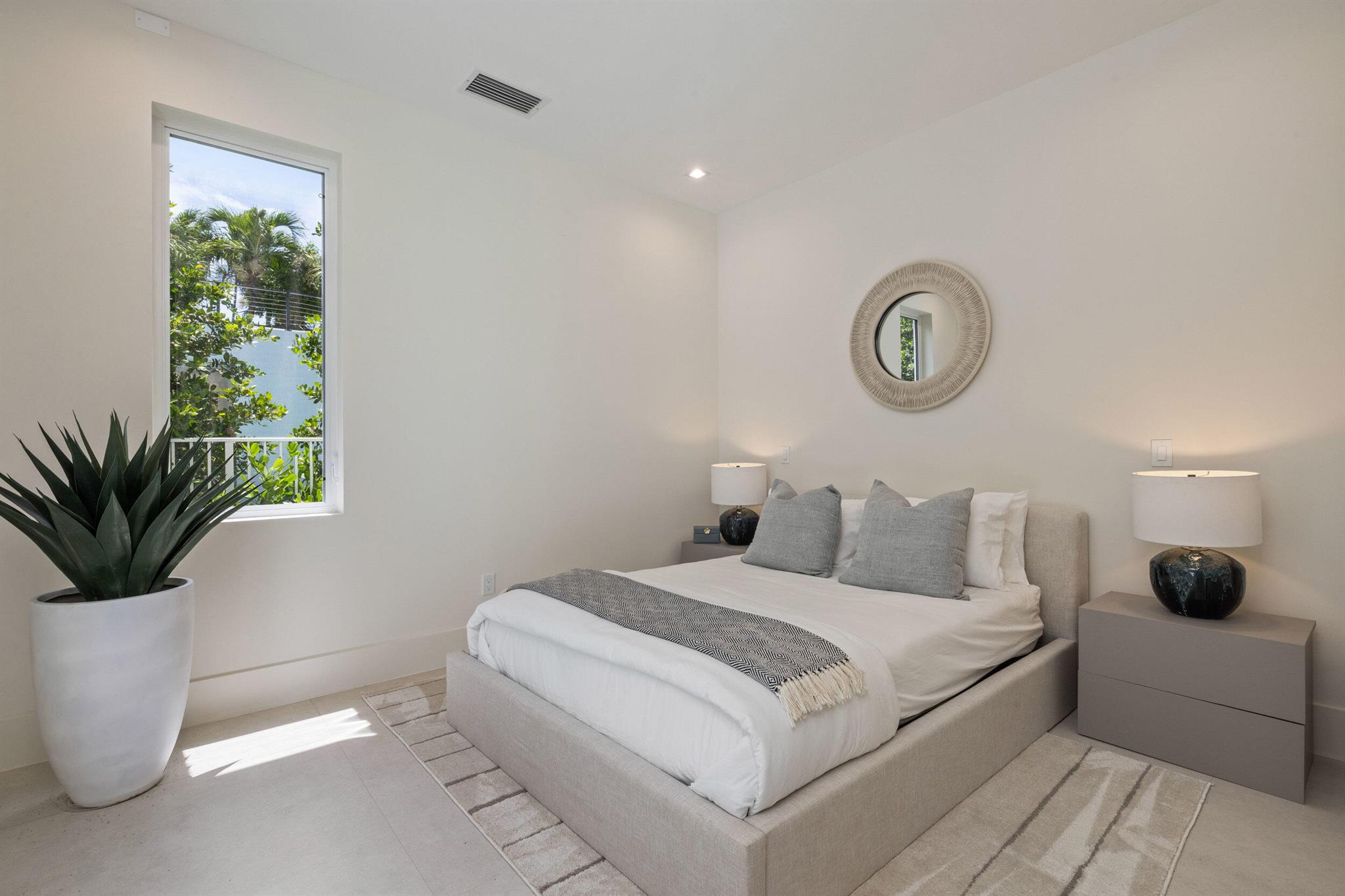 SOPHIA FREY - Residential