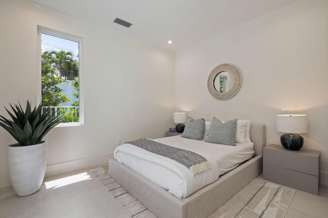 SOPHIA FREY - Residential