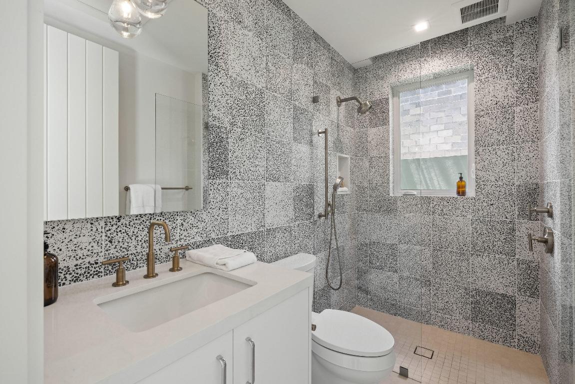 SOPHIA FREY - Residential