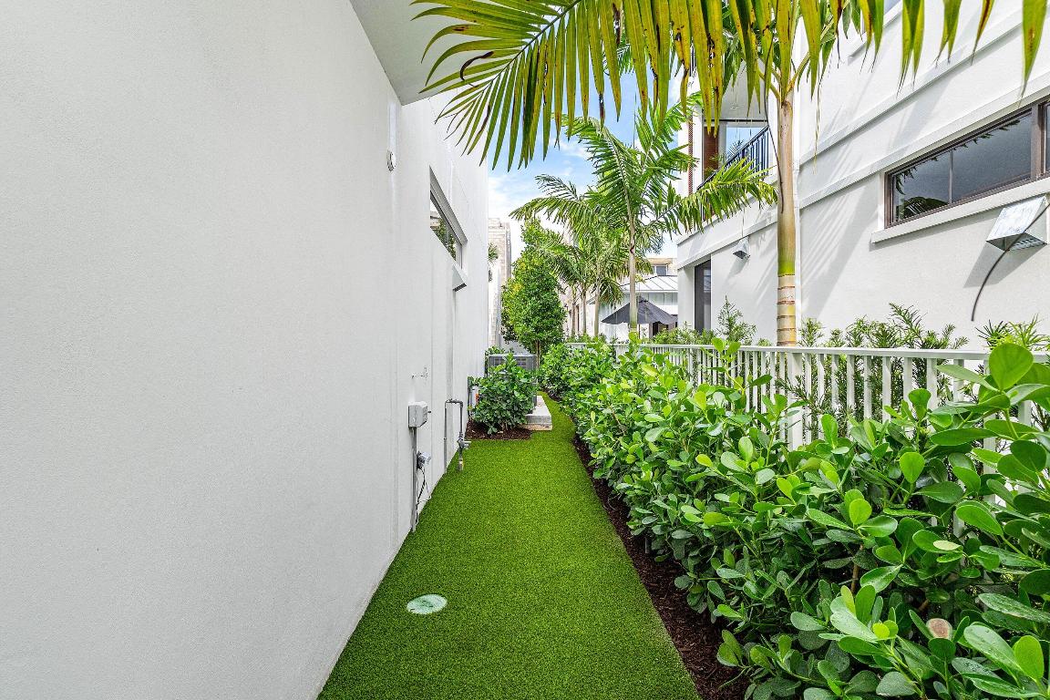 SOPHIA FREY - Residential