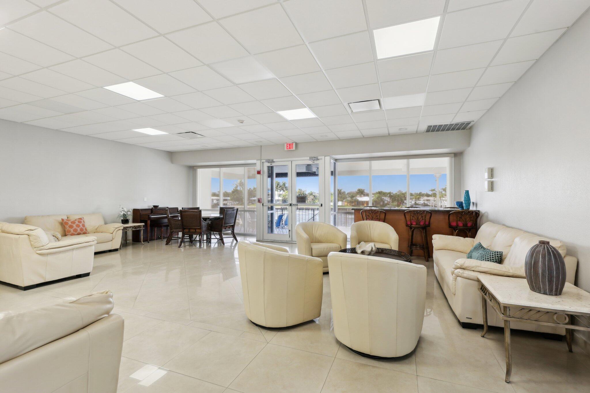 SILVER THATCH INTRACOASTAL - Residential