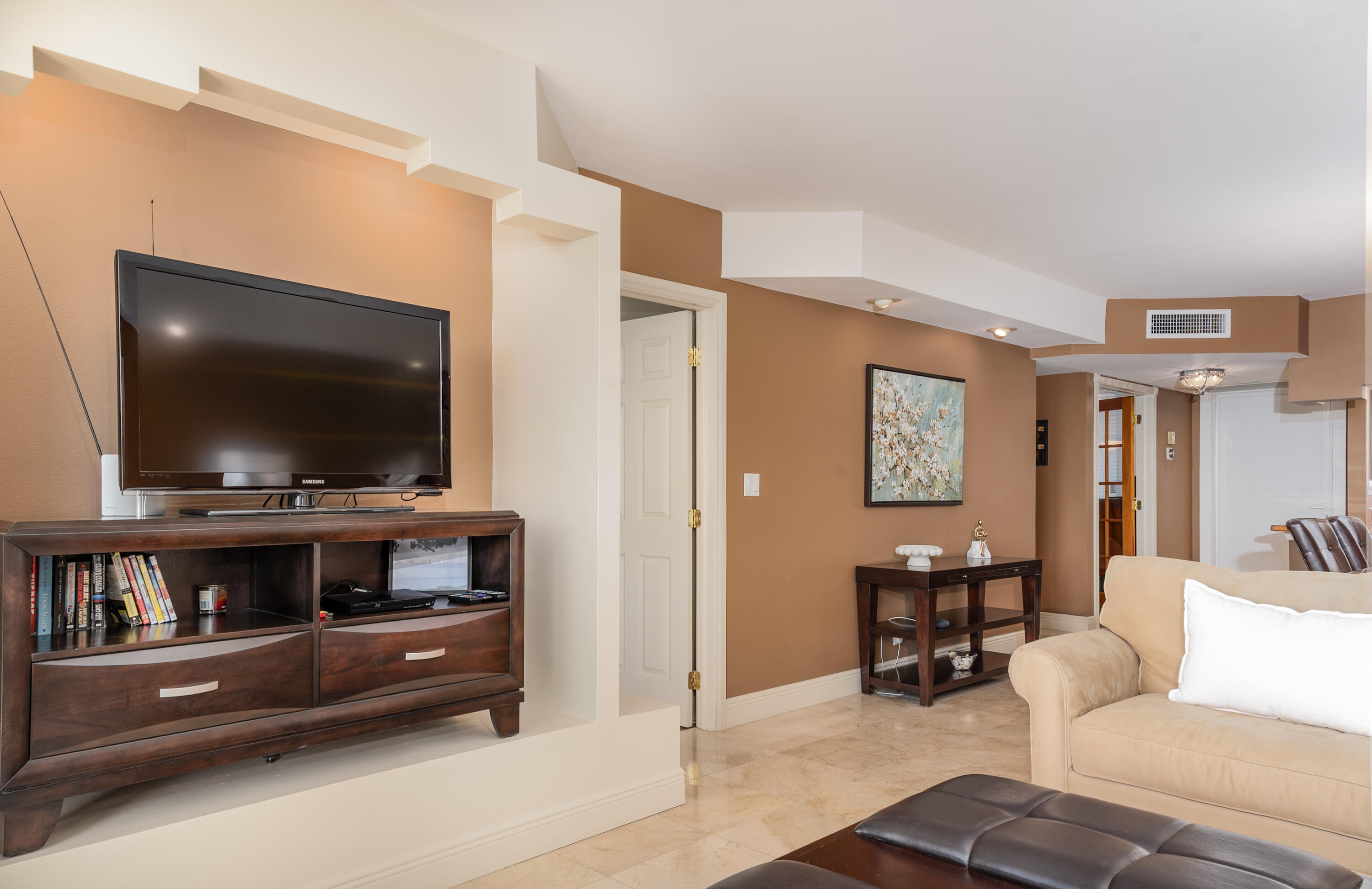 SILVER THATCH INTRACOASTAL - Residential