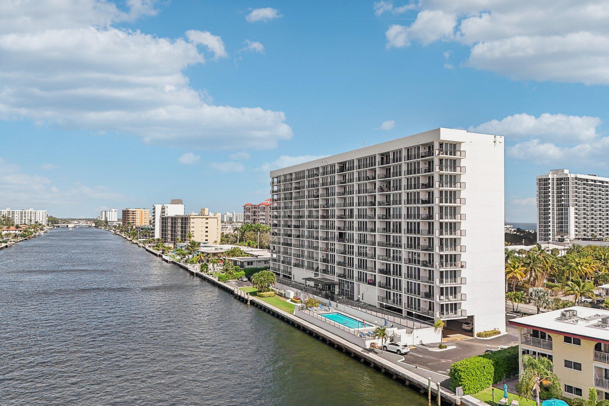 SILVER THATCH INTRACOASTAL - Residential