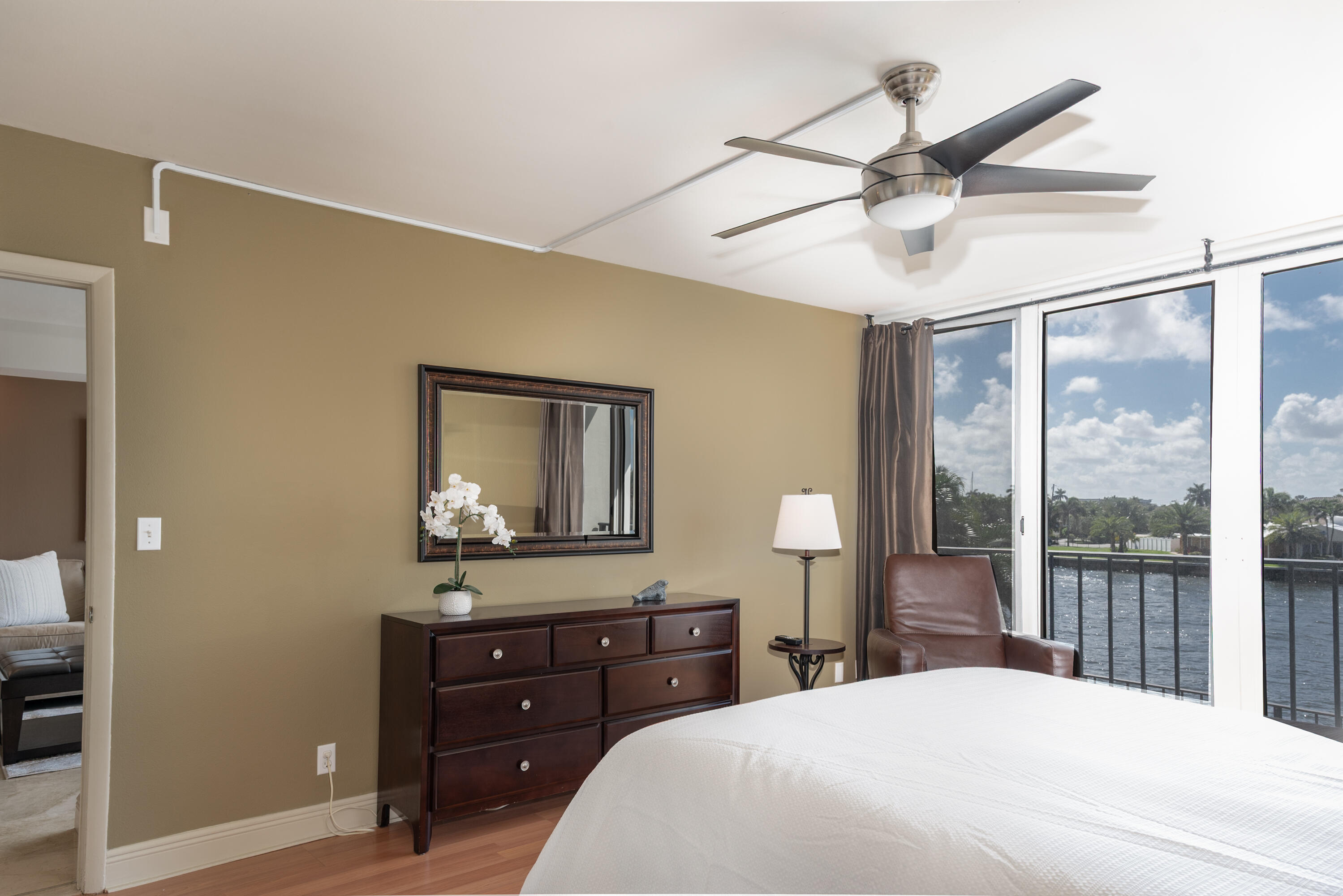 SILVER THATCH INTRACOASTAL - Residential