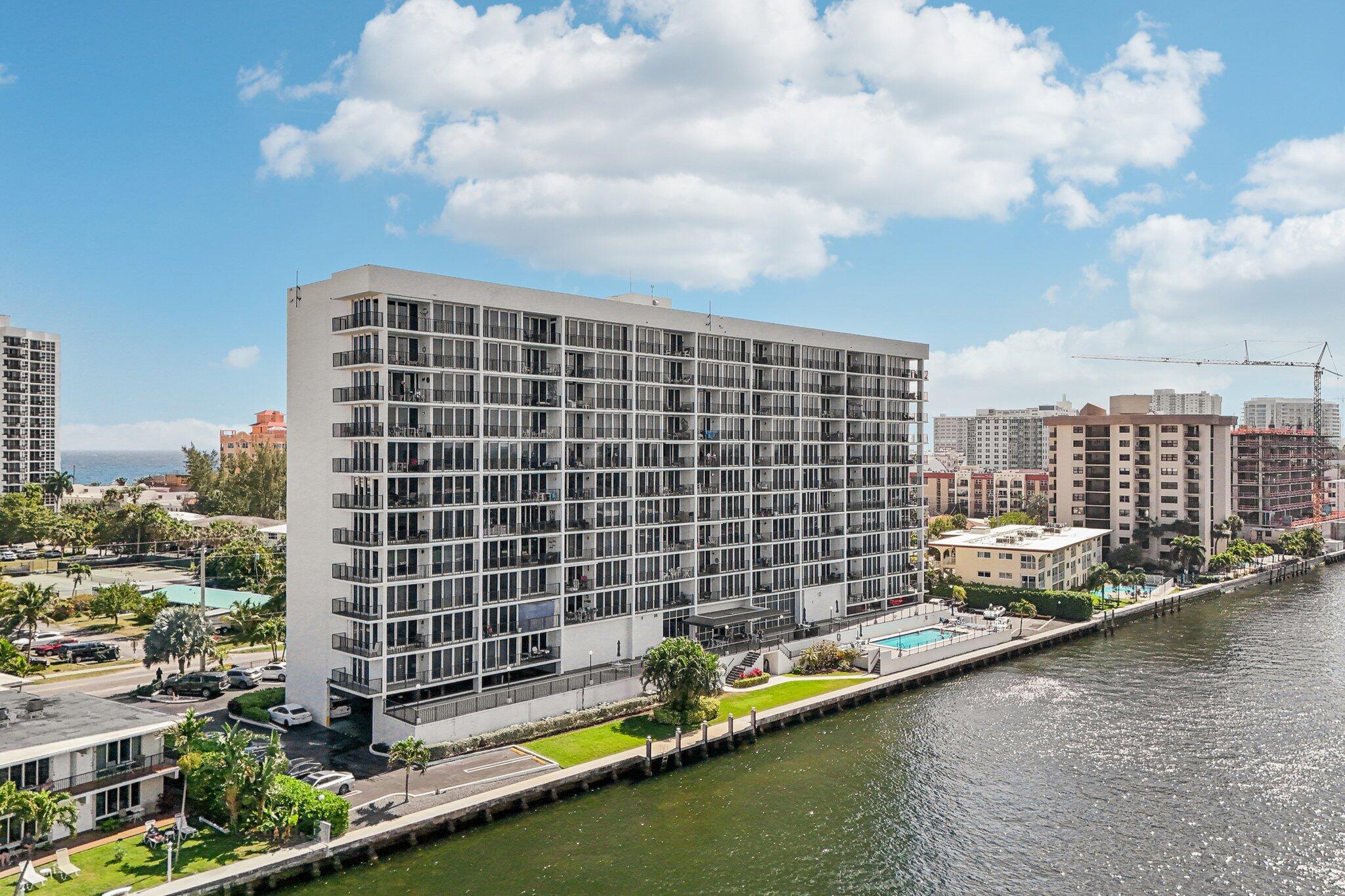 SILVER THATCH INTRACOASTAL - Residential