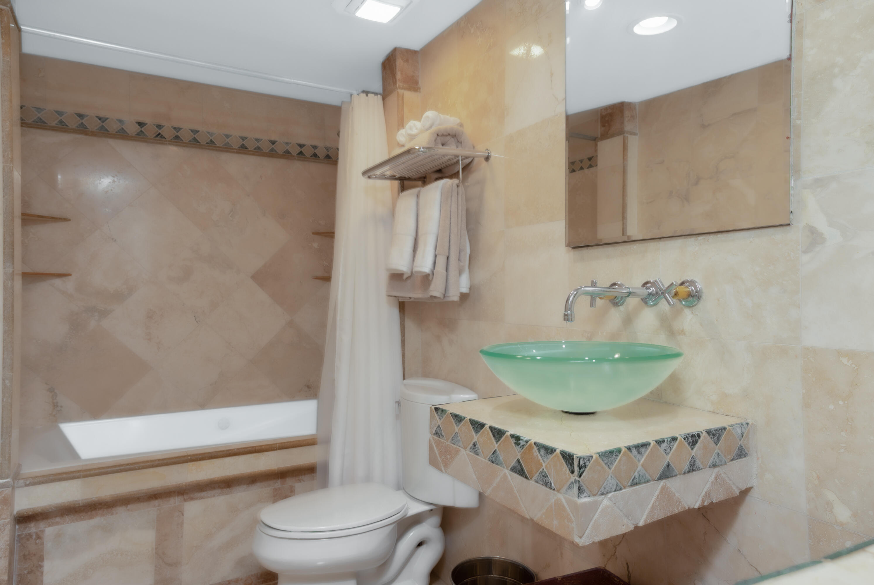 SILVER THATCH INTRACOASTAL - Residential