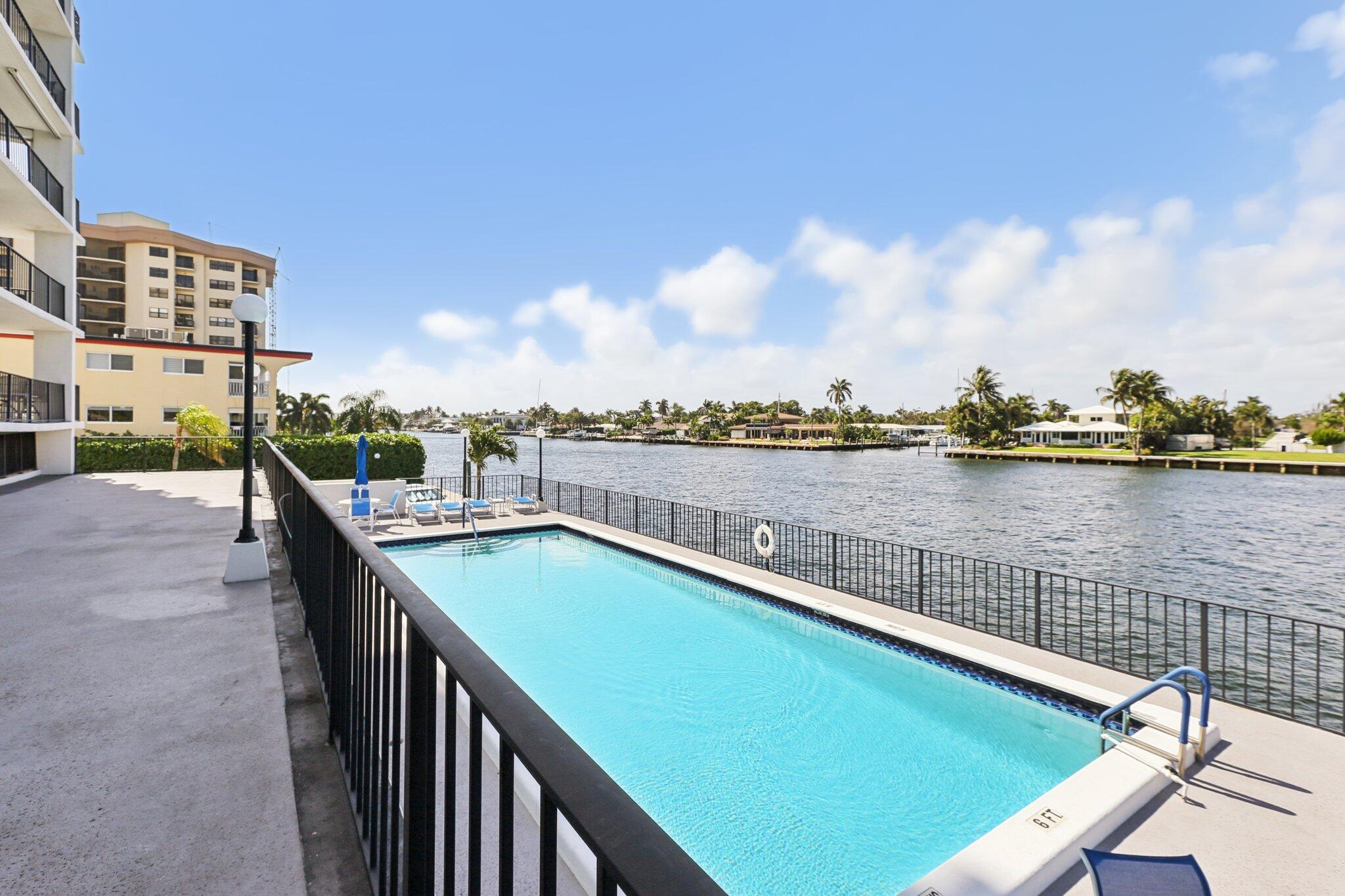 SILVER THATCH INTRACOASTAL - Residential