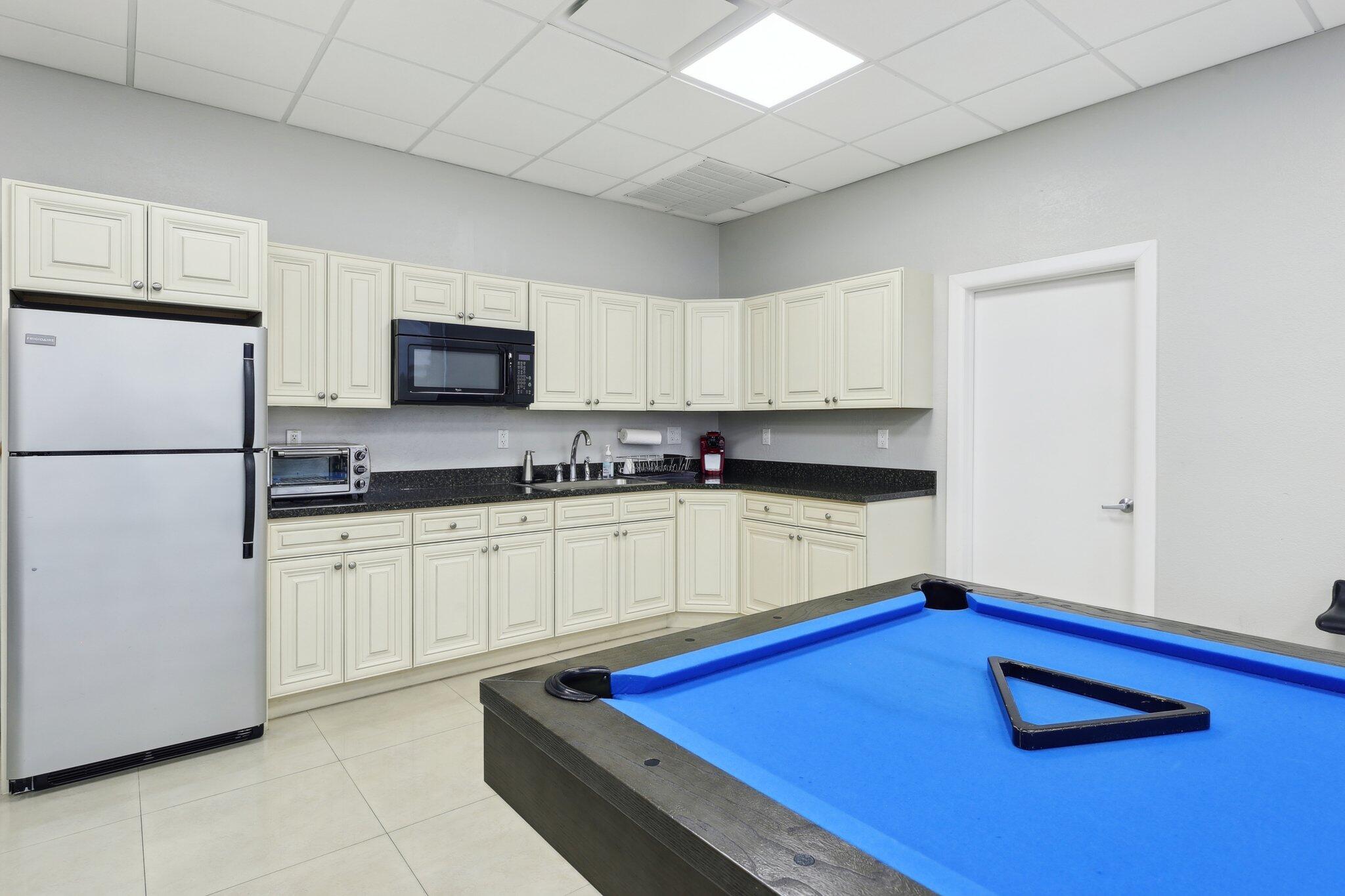 SILVER THATCH INTRACOASTAL - Residential