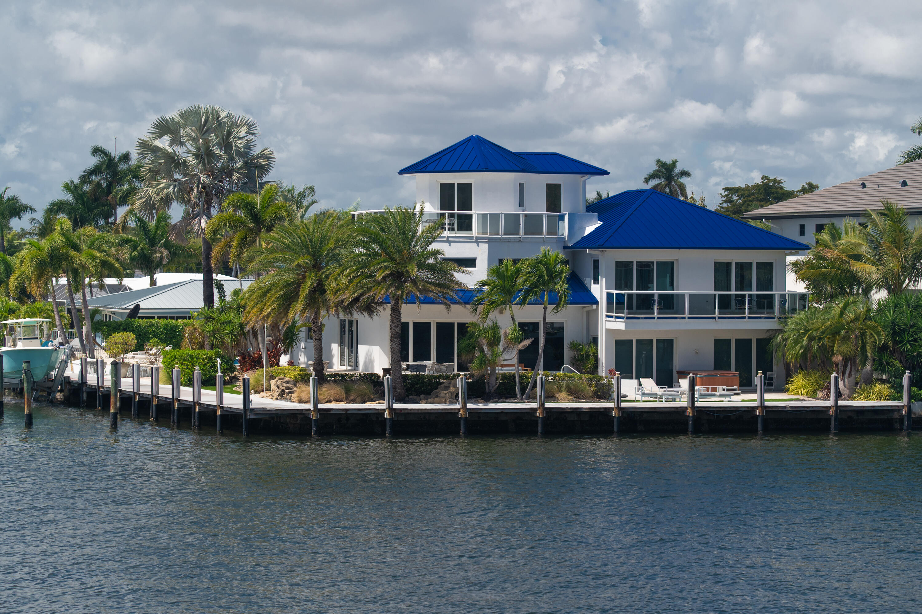 SILVER THATCH INTRACOASTAL - Residential