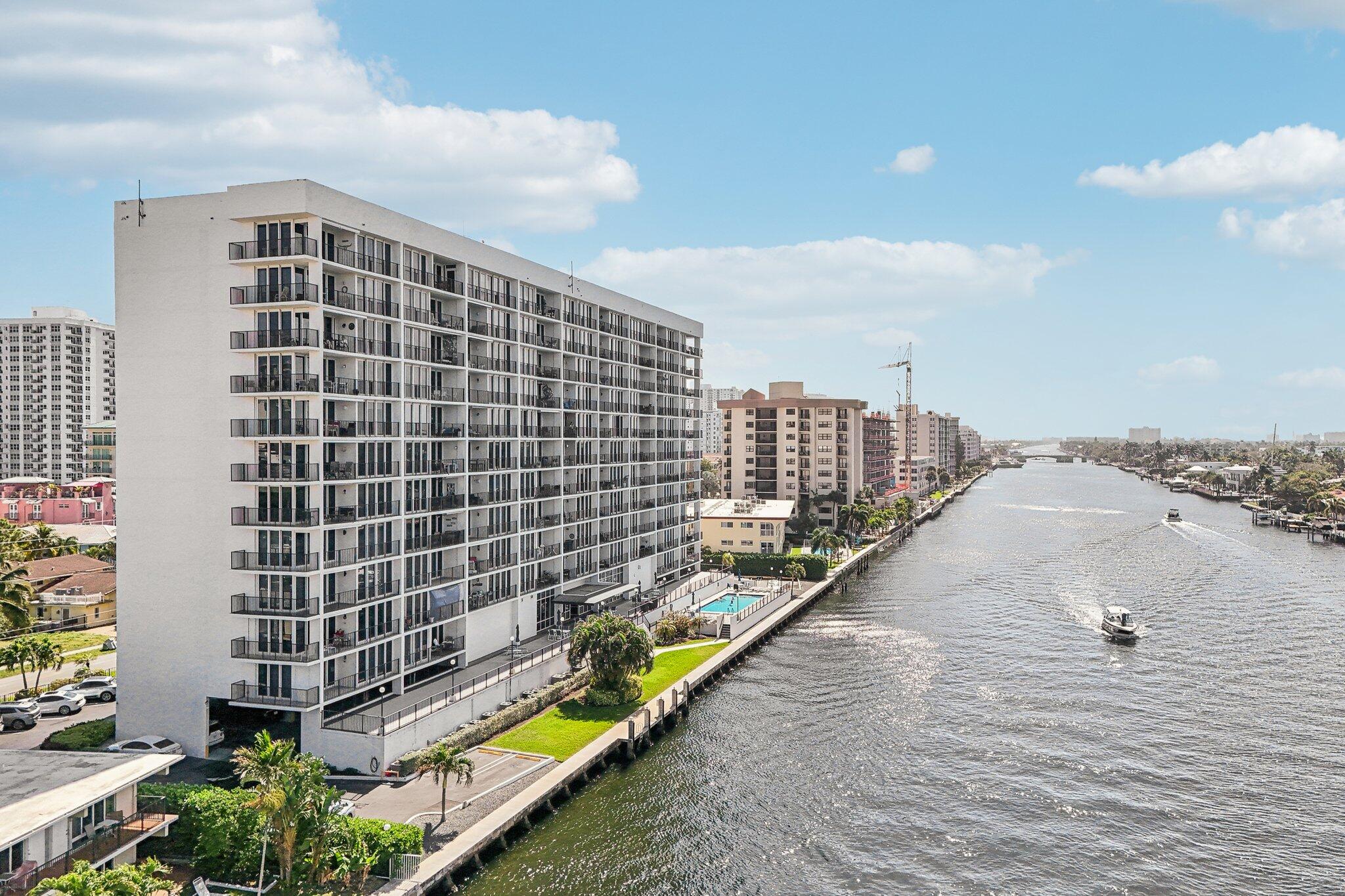 SILVER THATCH INTRACOASTAL - Residential