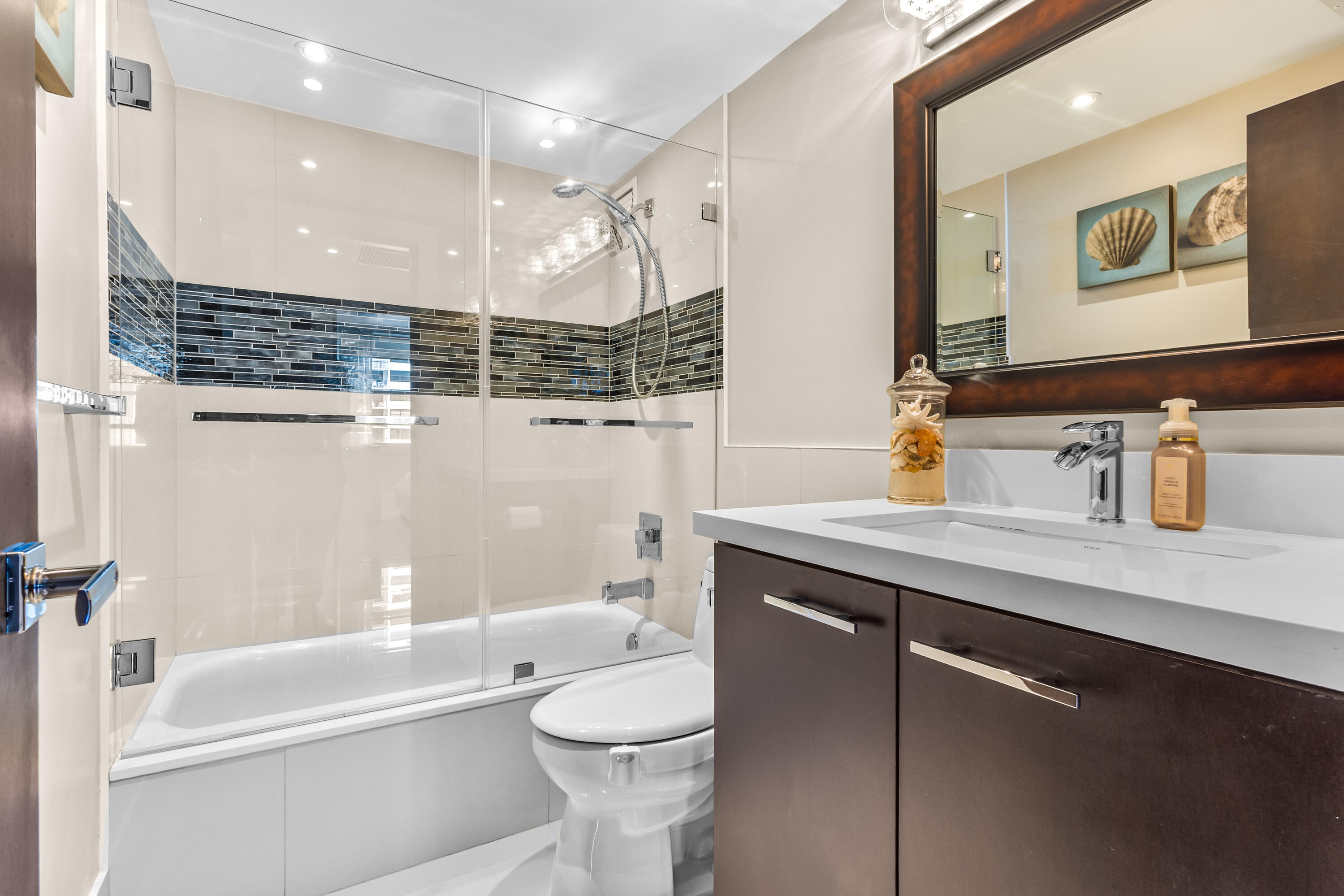 WAVE CONDO - Residential