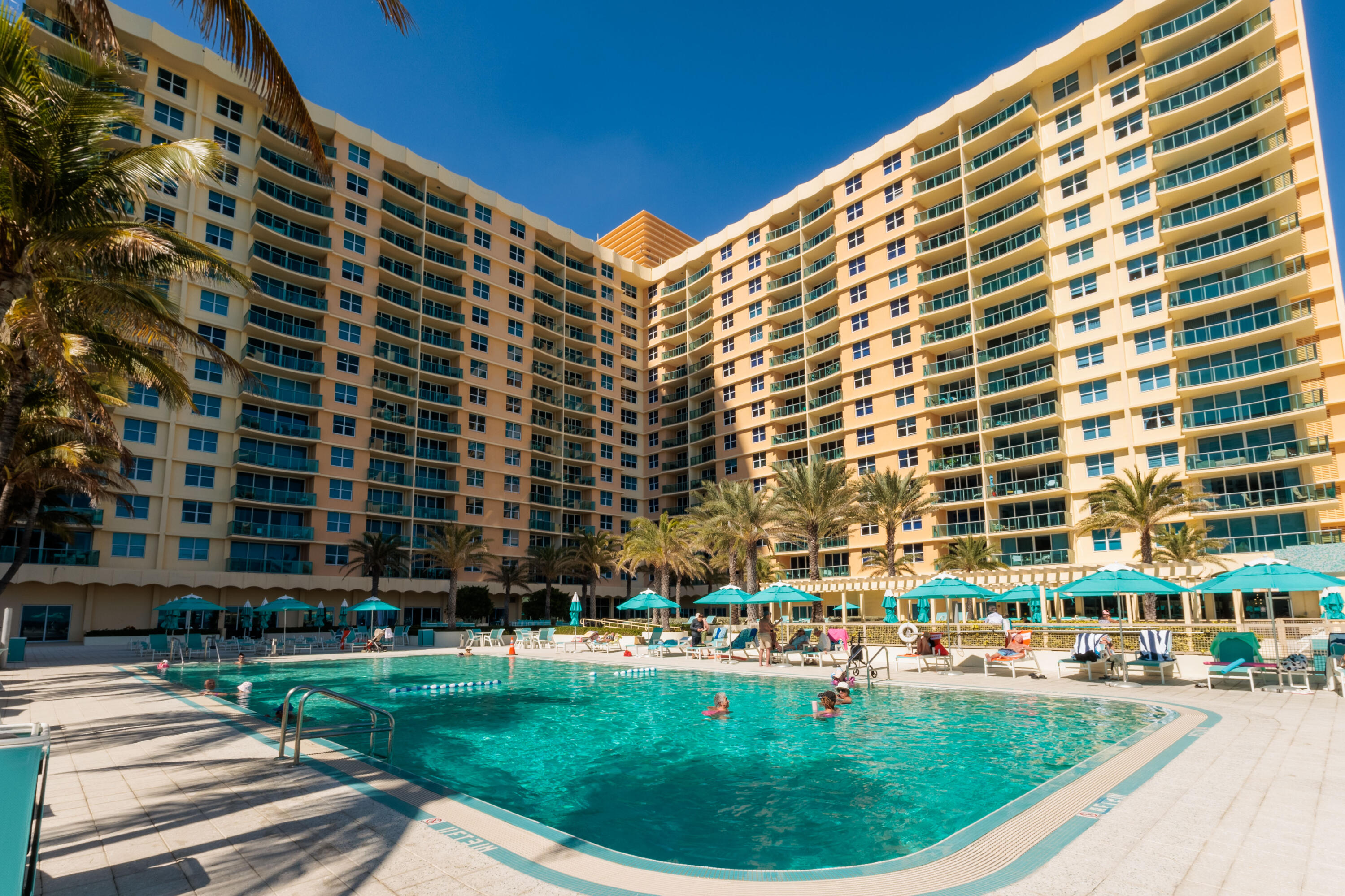 WAVE CONDO - Residential