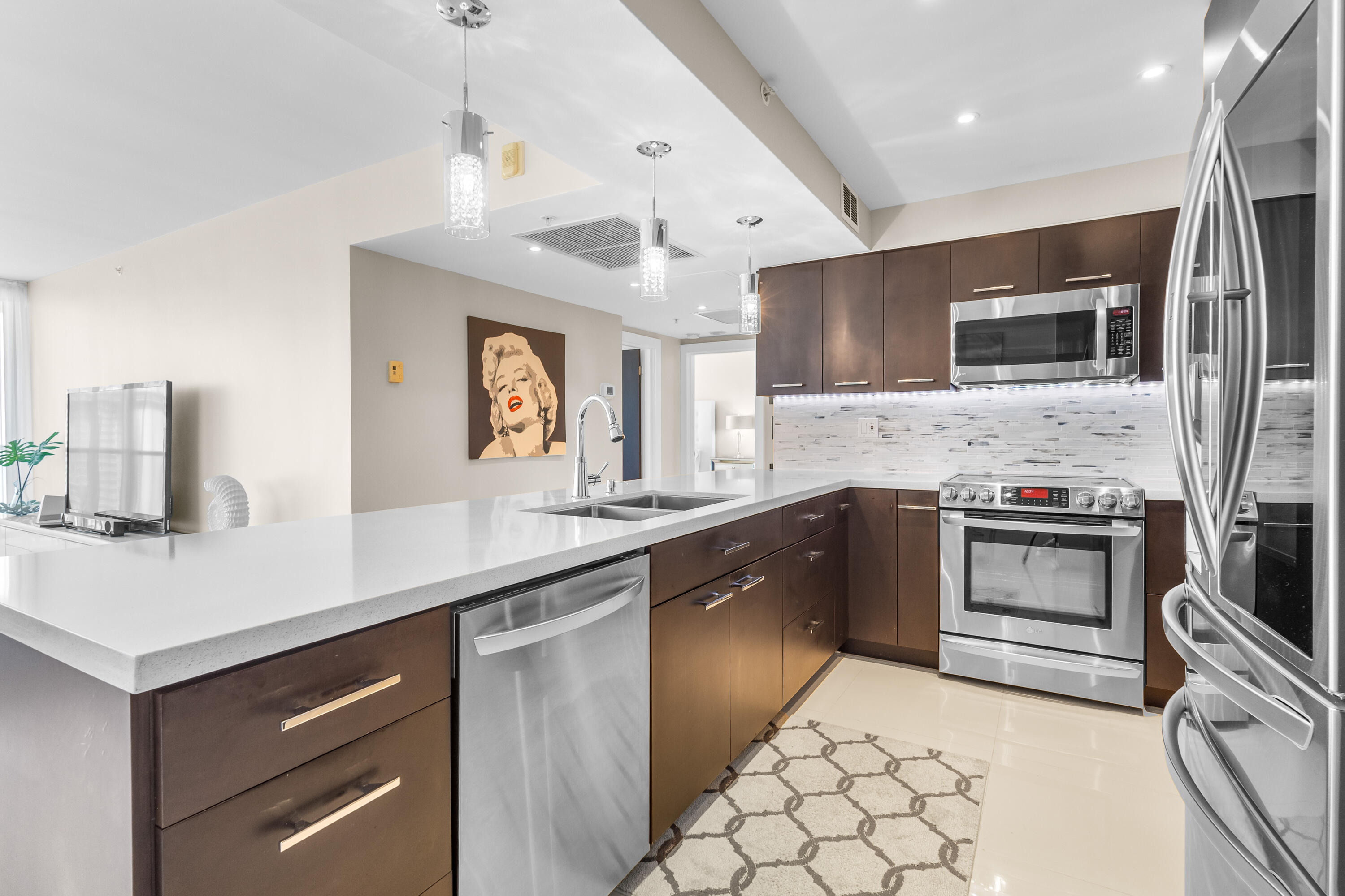 WAVE CONDO - Residential