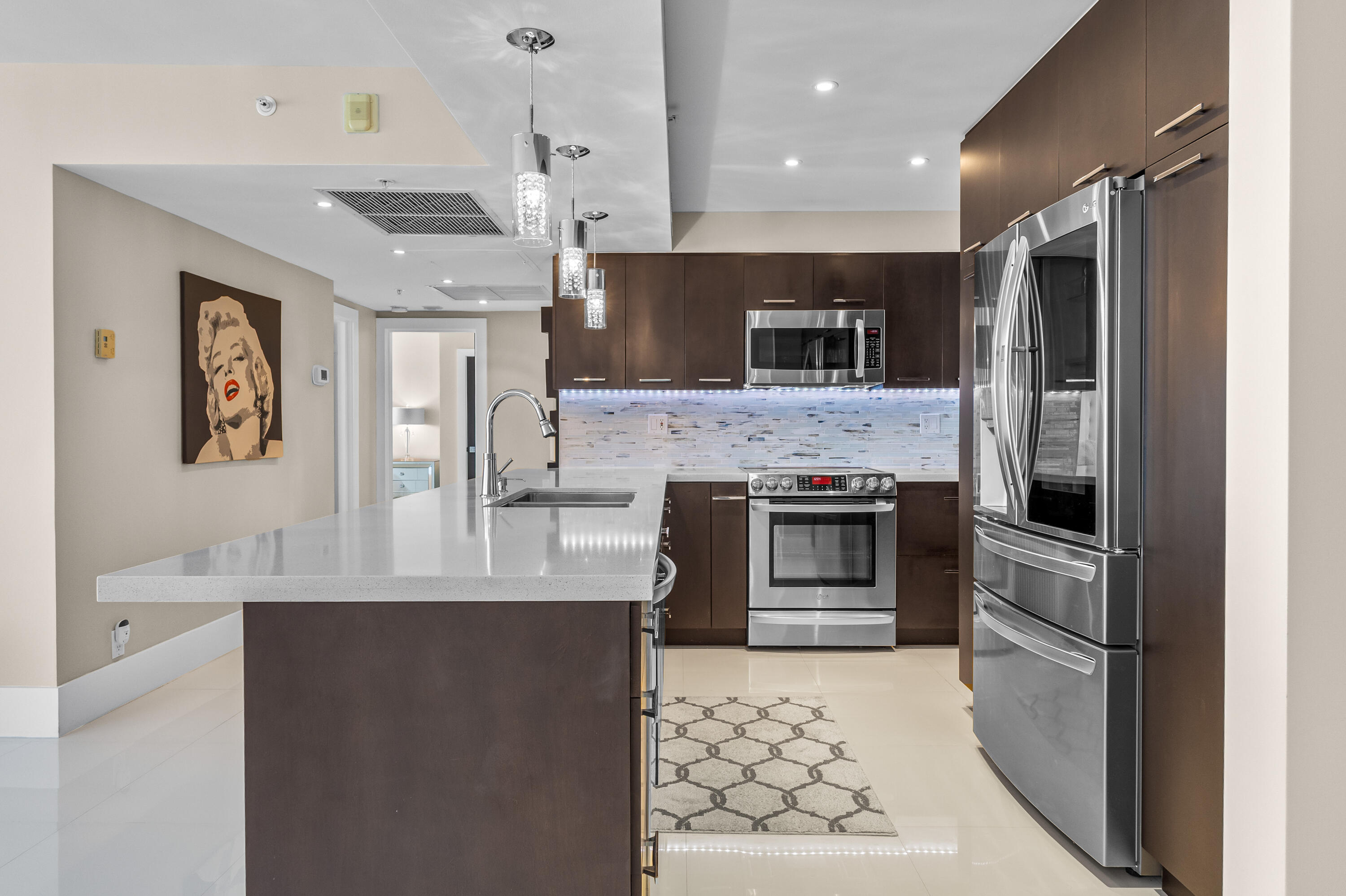 WAVE CONDO - Residential