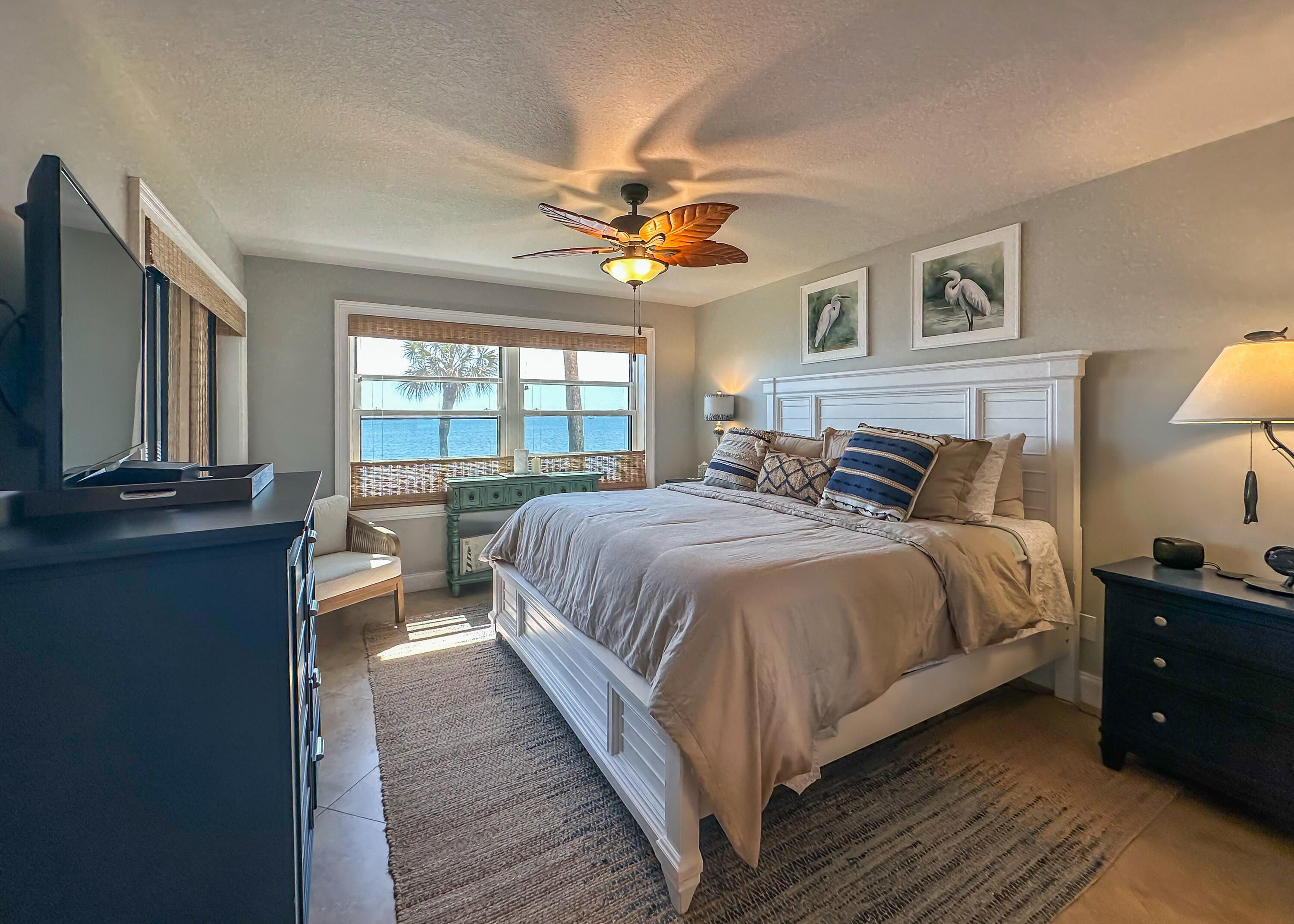 THE SANDPEBBLE CONDO - Residential Lease