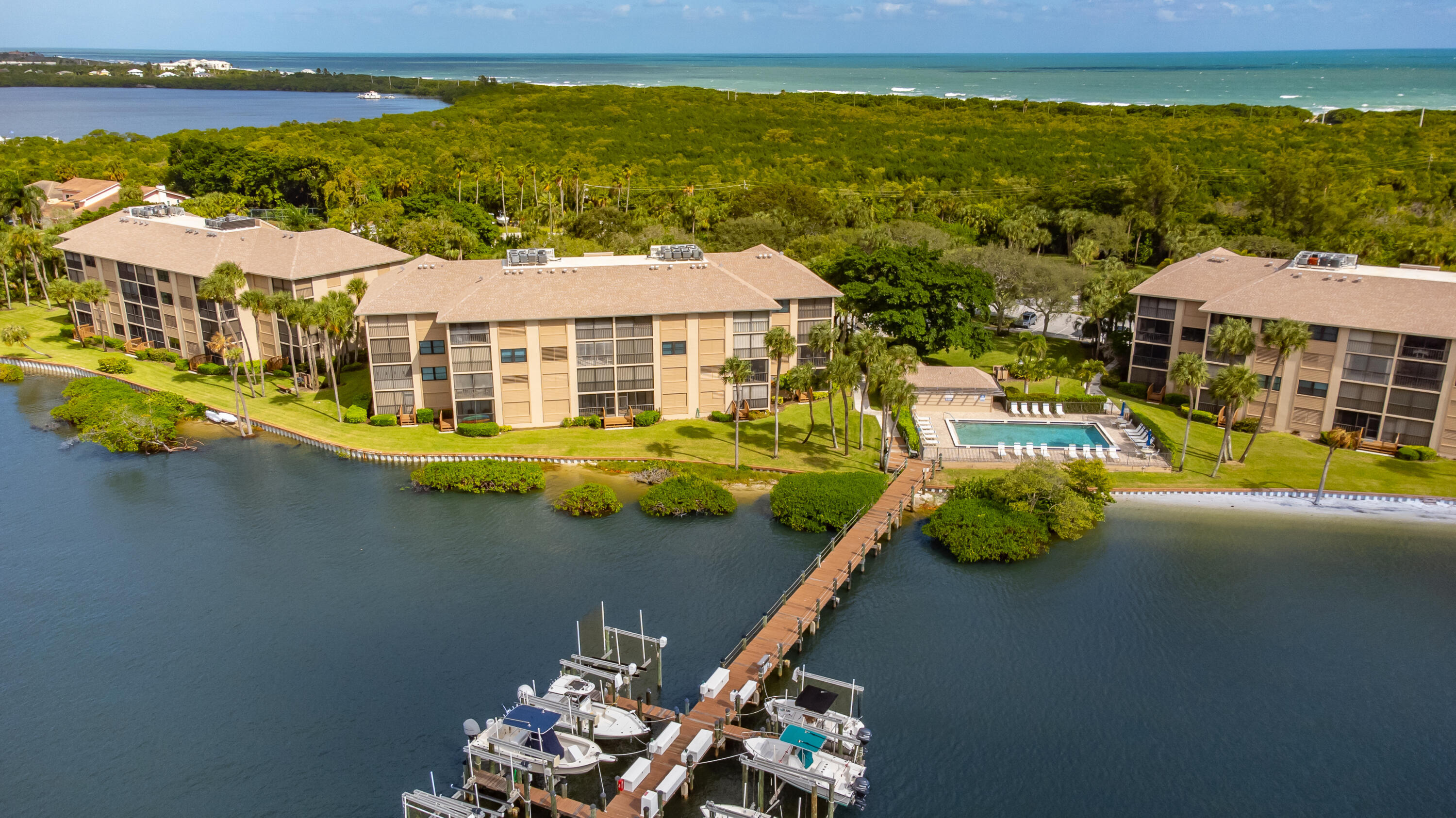 THE SANDPEBBLE CONDO - Residential Lease