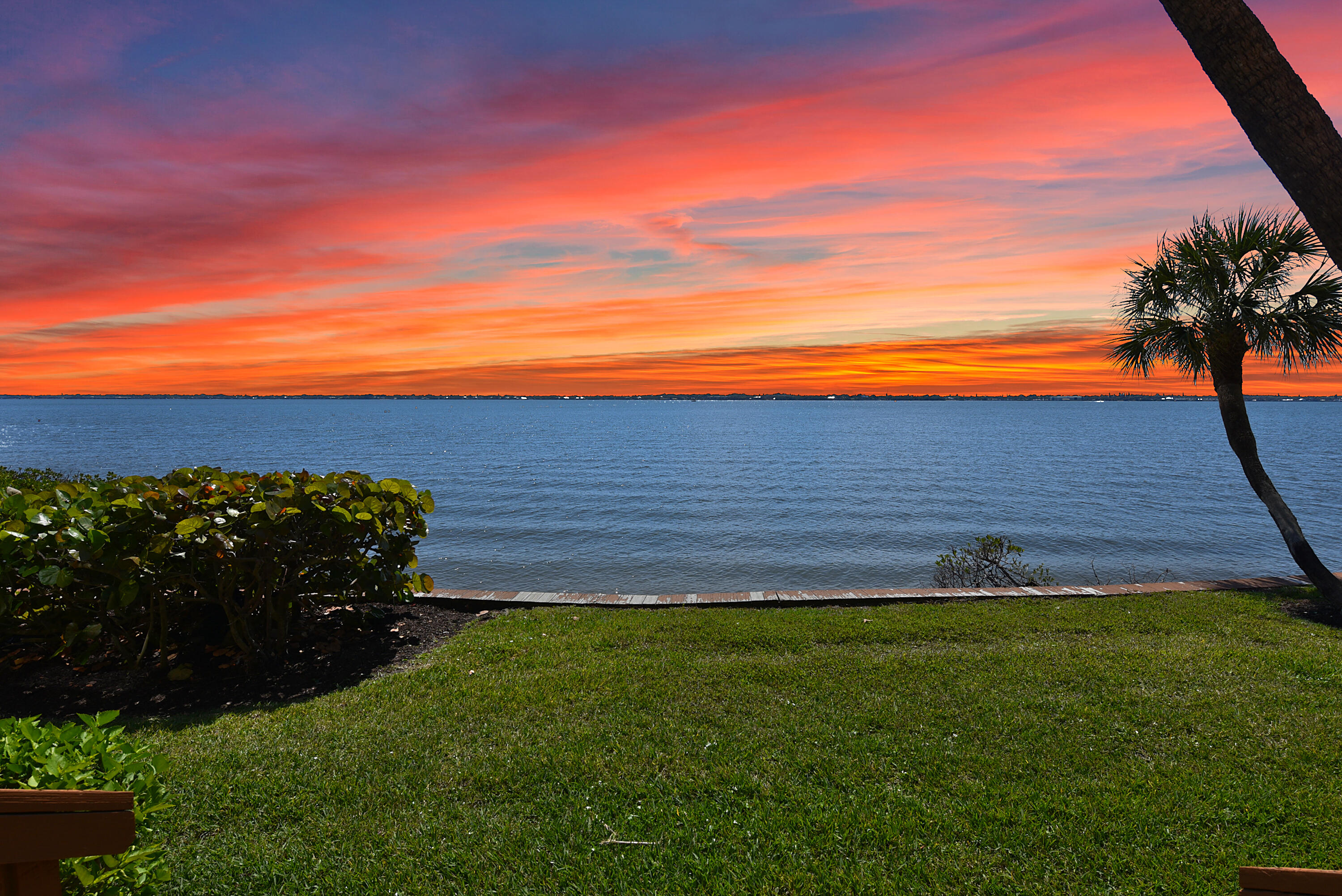 THE SANDPEBBLE CONDO - Residential Lease