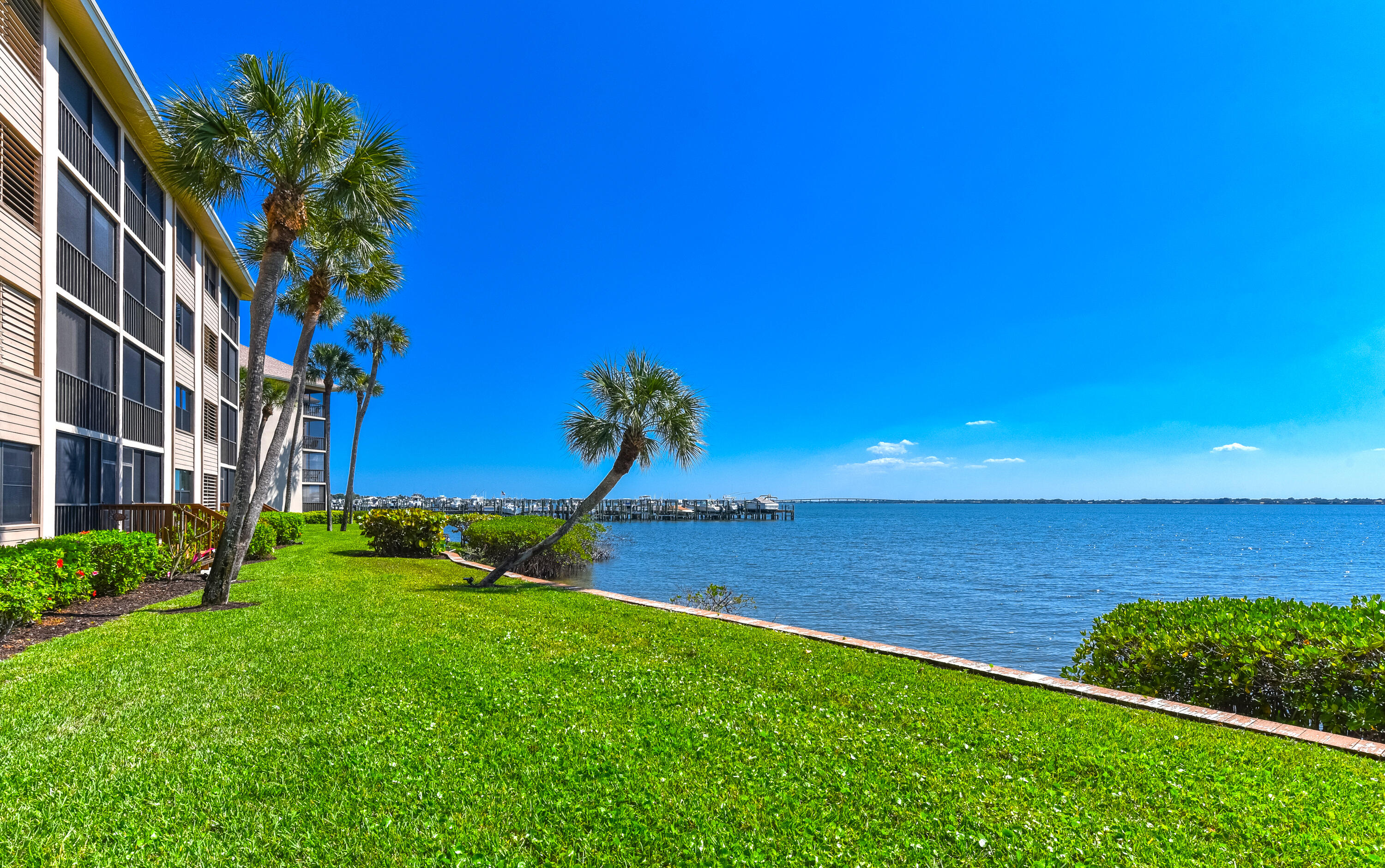 THE SANDPEBBLE CONDO - Residential Lease