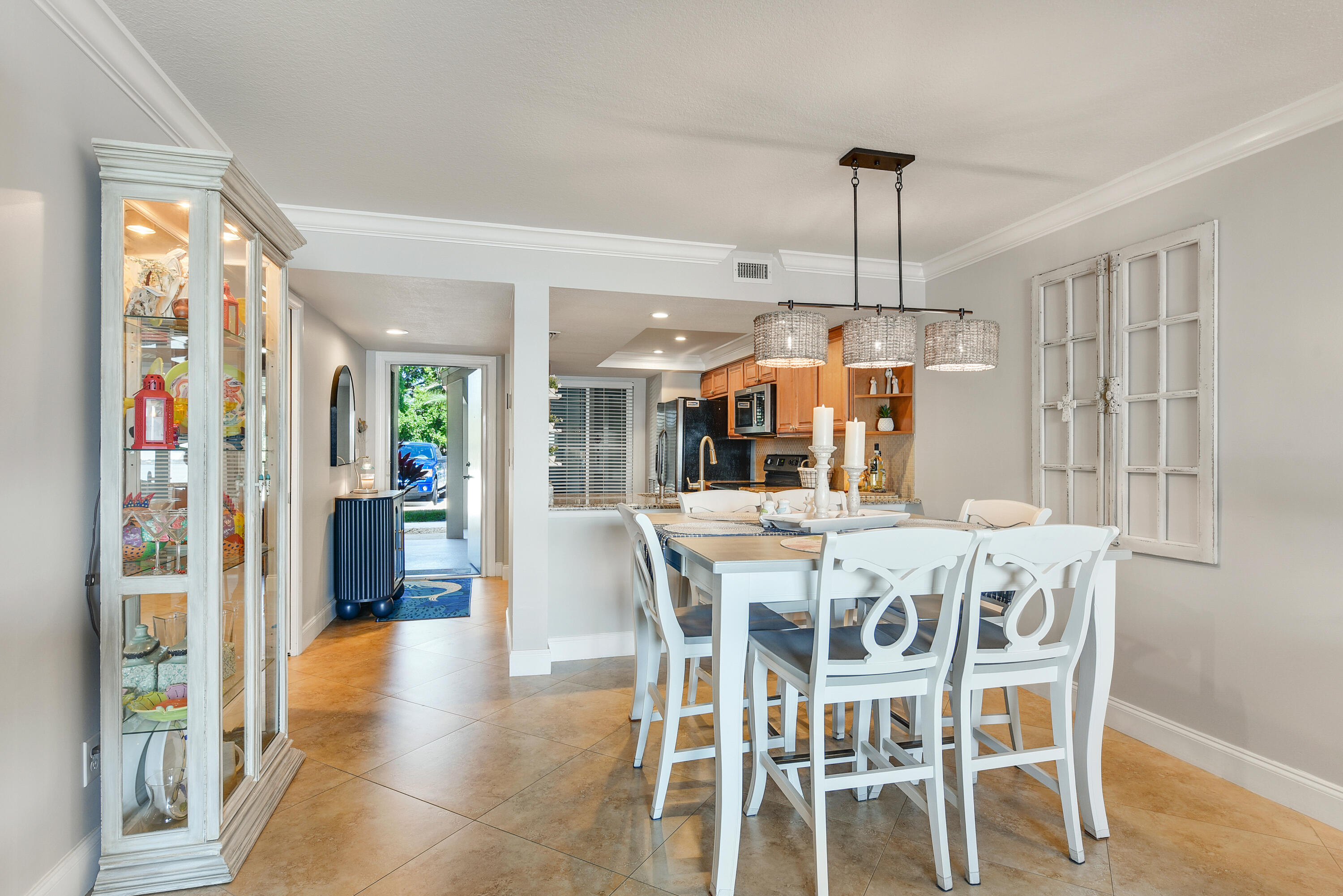 THE SANDPEBBLE CONDO - Residential Lease