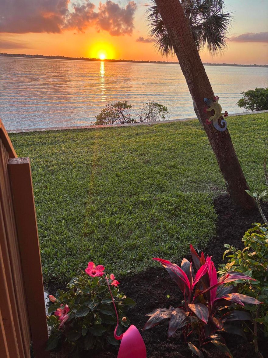 Waterfront condo on Intracoastal of South Hutchinson Island/Stuart/Jensen Beach area.  Available May 1 2026 through April 1 2027 season.  Newly furnished and painted, and completely remodeled in 2016.. Enjoy gorgeous sunsets, and great privace.  First floor unit, with Beach access in community, pickleball, tennis, fishing piers.  5 pools, 3 hot tubs.  Christine Frank, Century 21 Move With Us / Broker/Owner for inquiries.