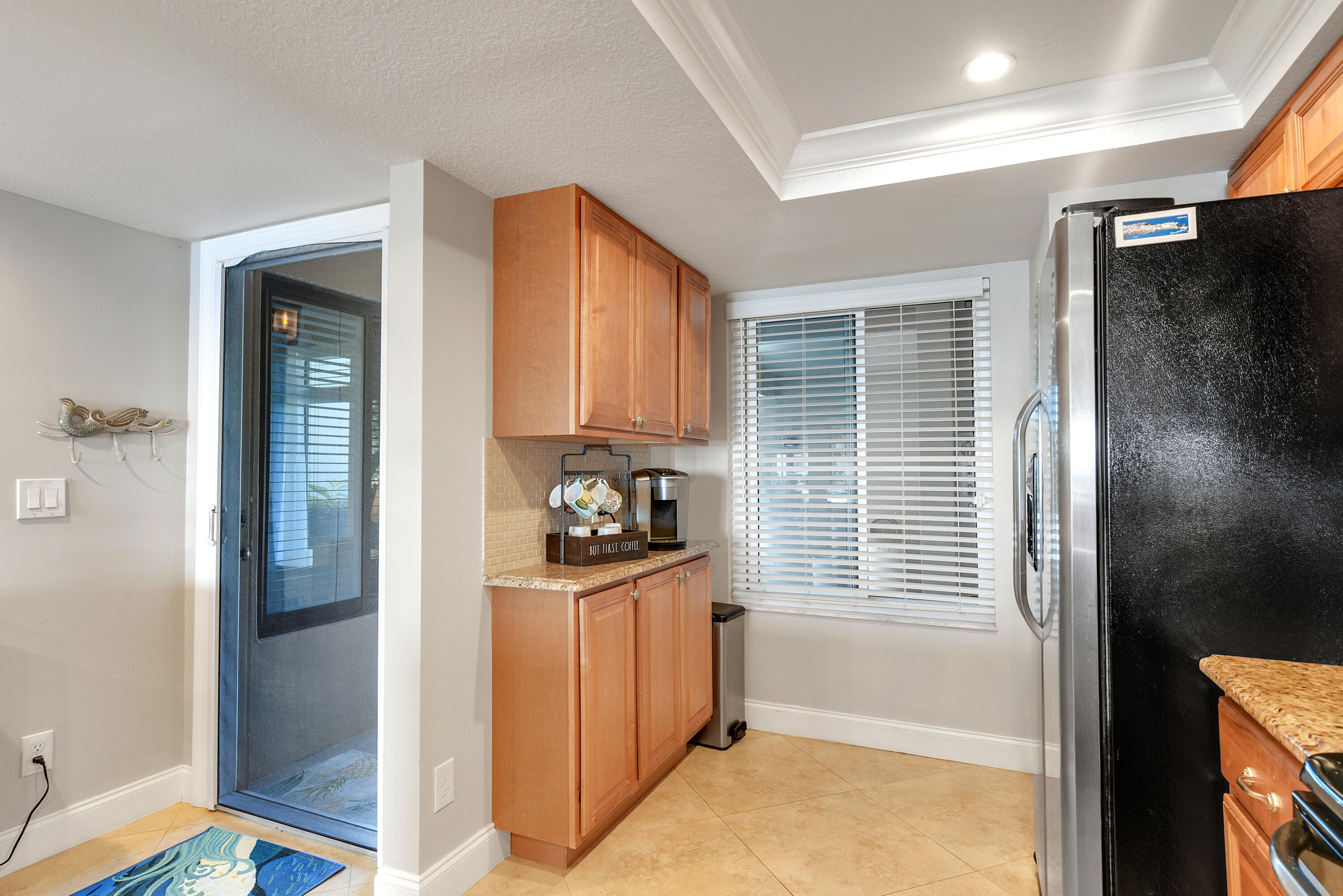 THE SANDPEBBLE CONDO - Residential Lease