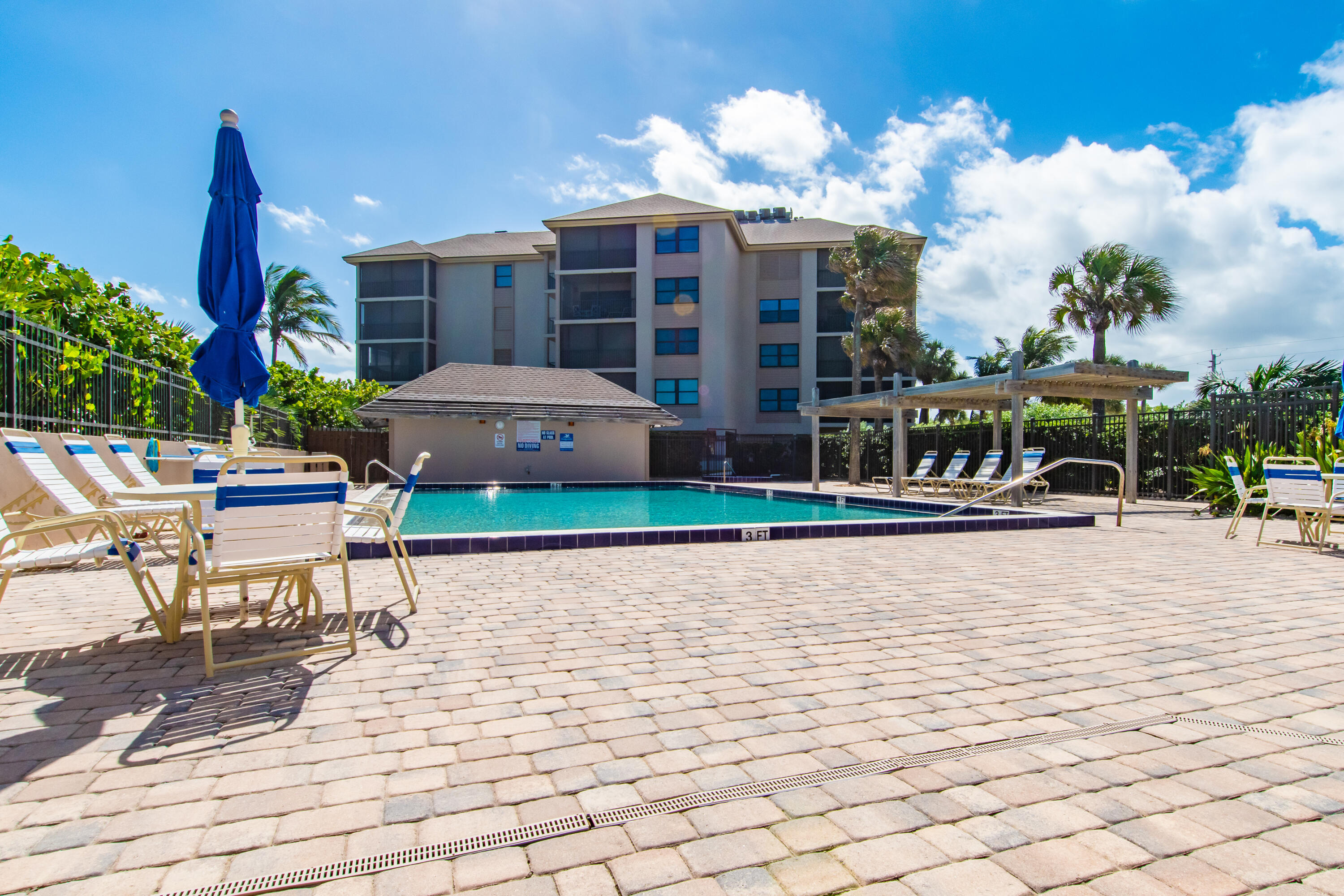 THE SANDPEBBLE CONDO - Residential Lease