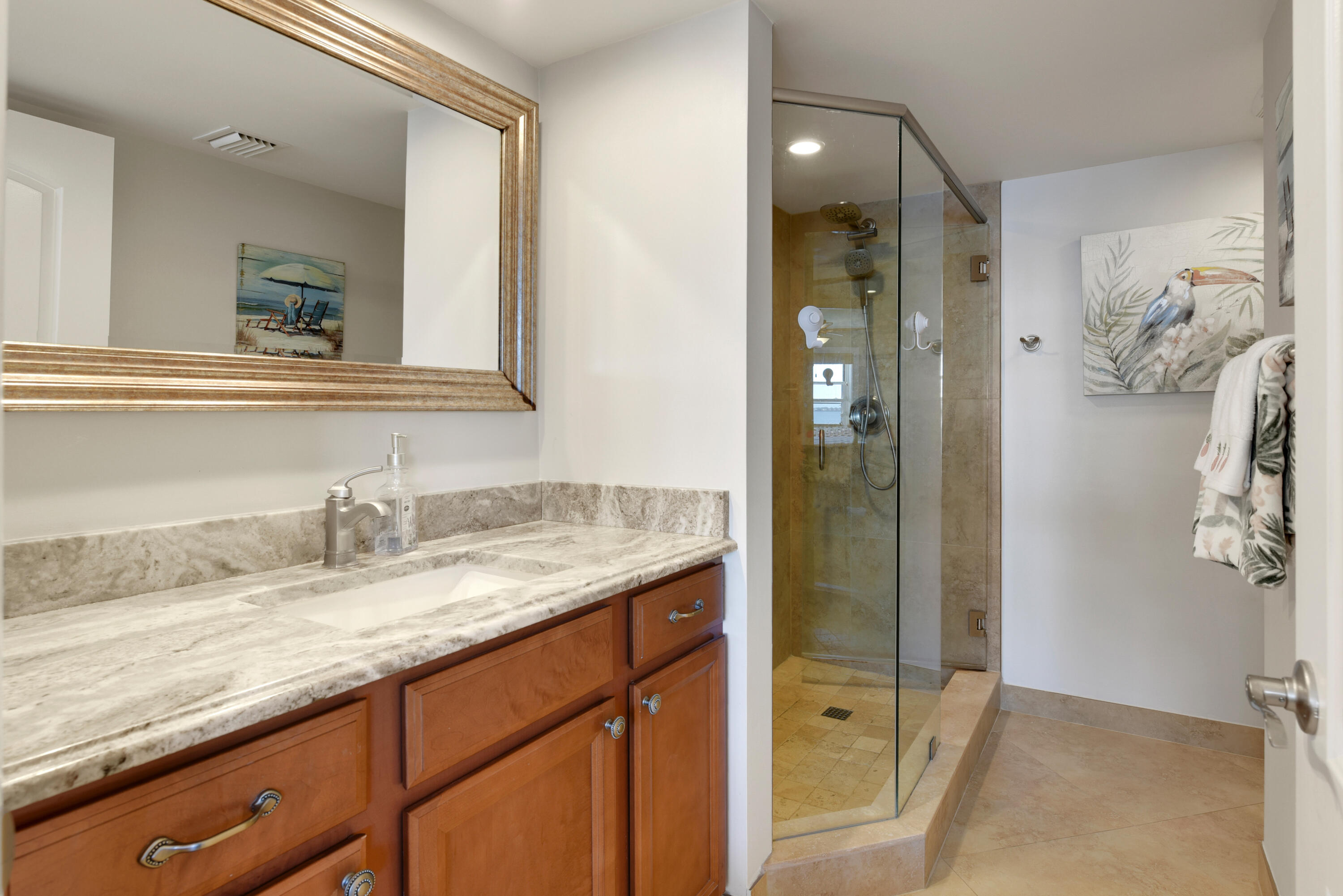 THE SANDPEBBLE CONDO - Residential Lease