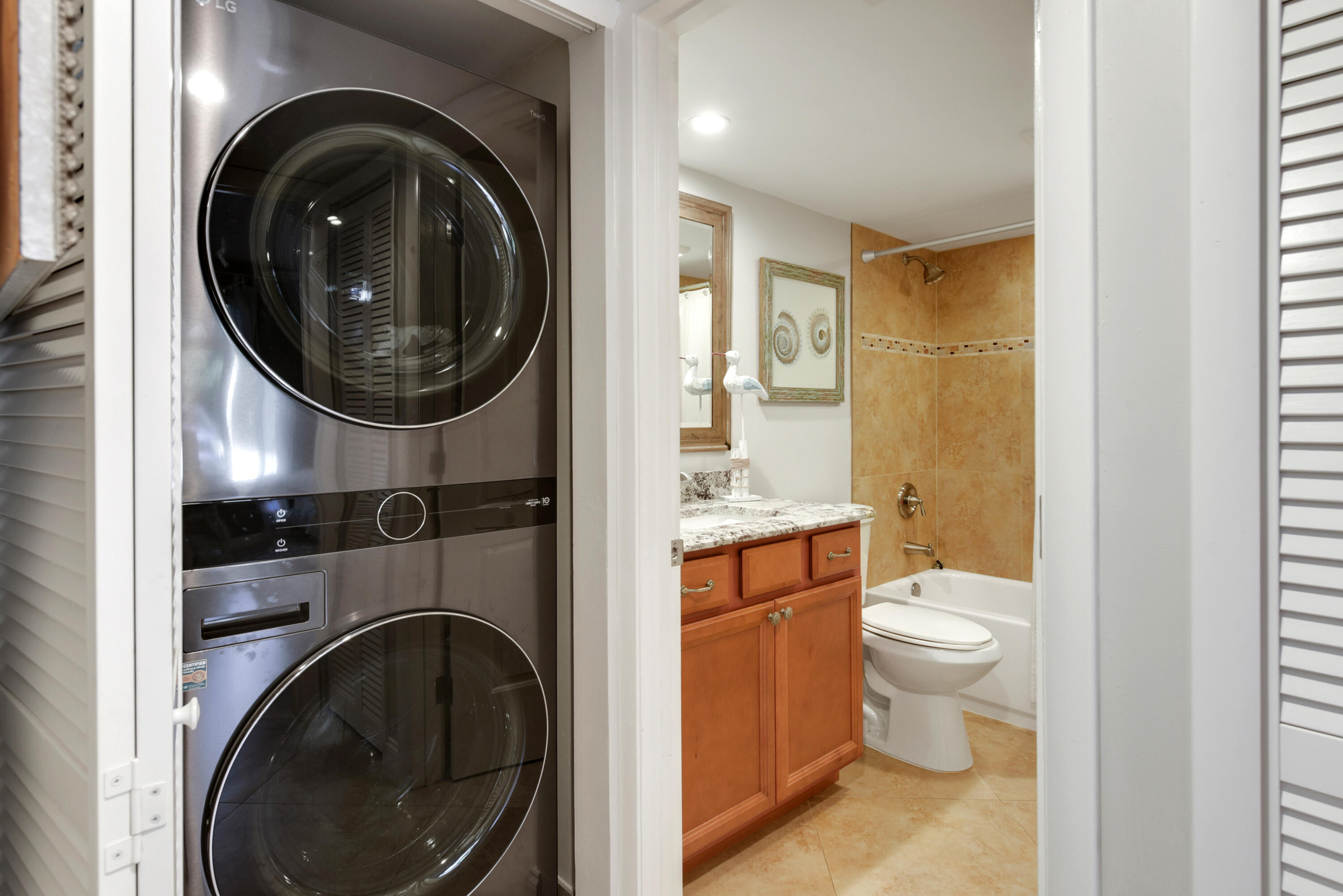 THE SANDPEBBLE CONDO - Residential Lease