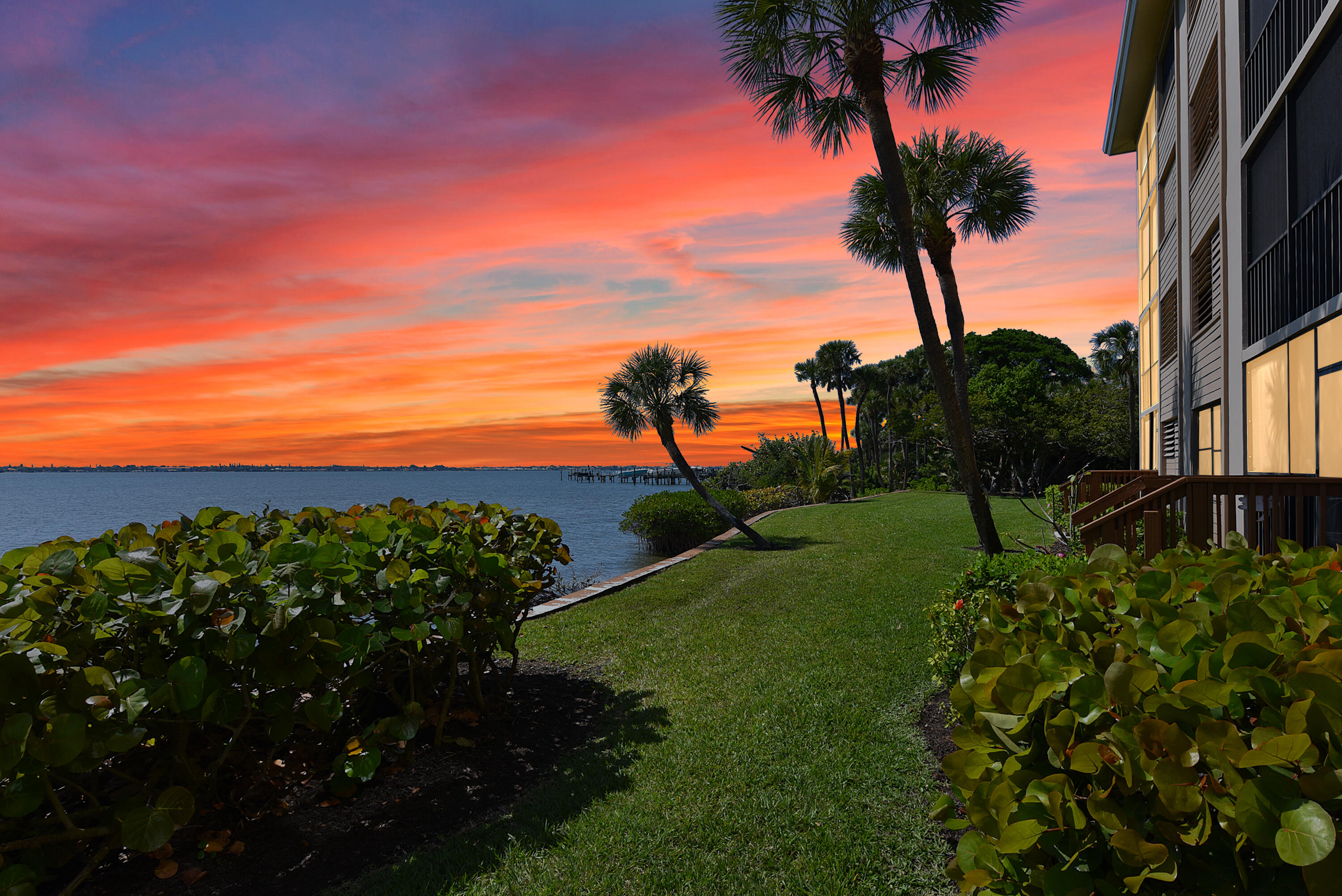 THE SANDPEBBLE CONDO - Residential Lease