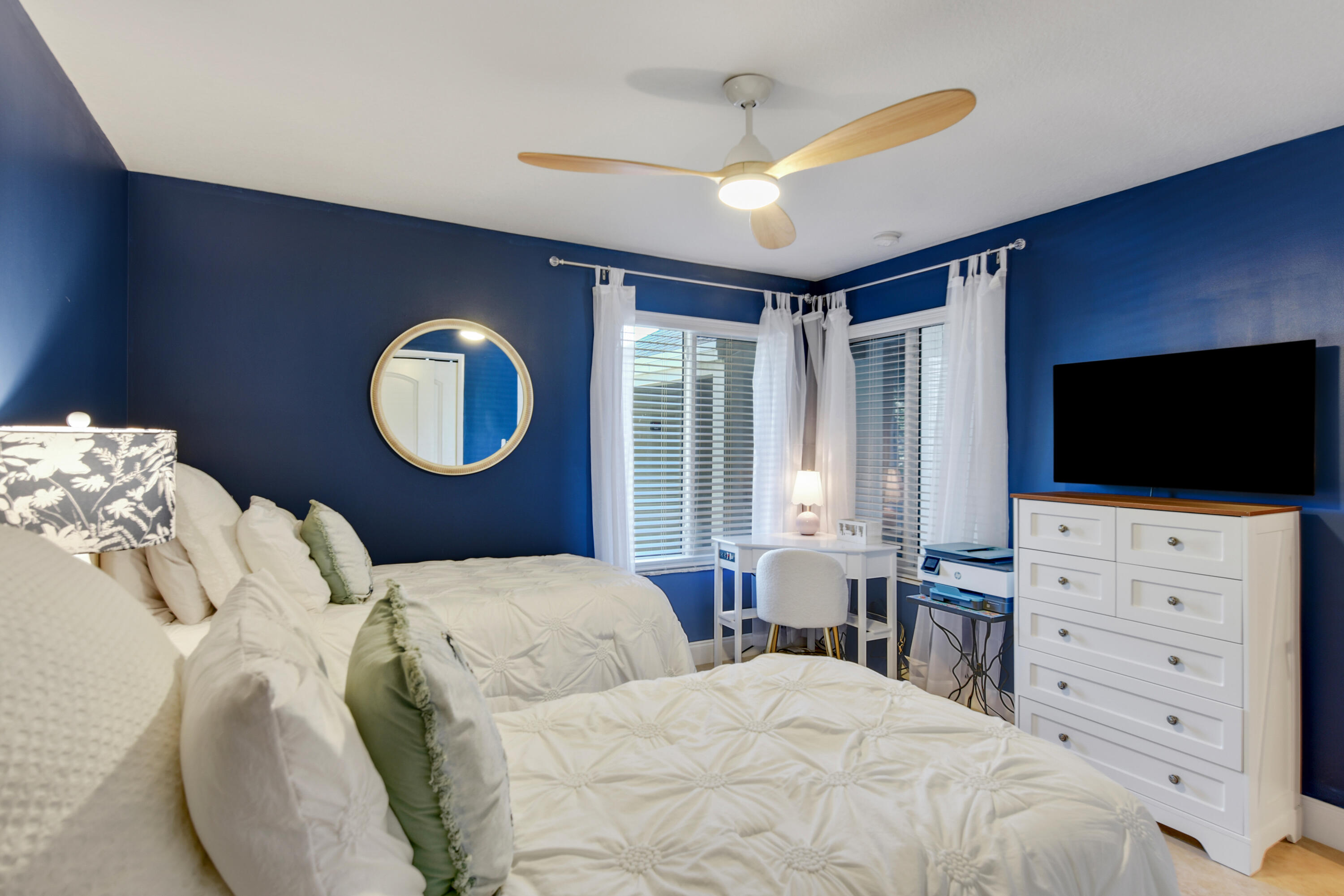 THE SANDPEBBLE CONDO - Residential Lease