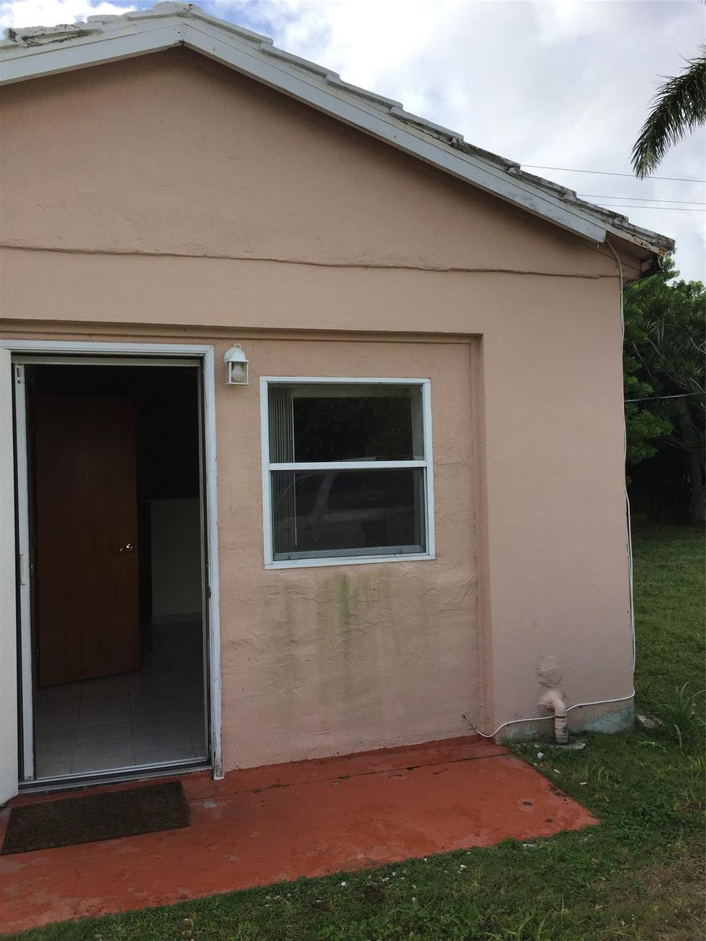 Photo of 1938 NE 5th Street, Deerfield Beach, FL 33441 (MLS # F10470881)