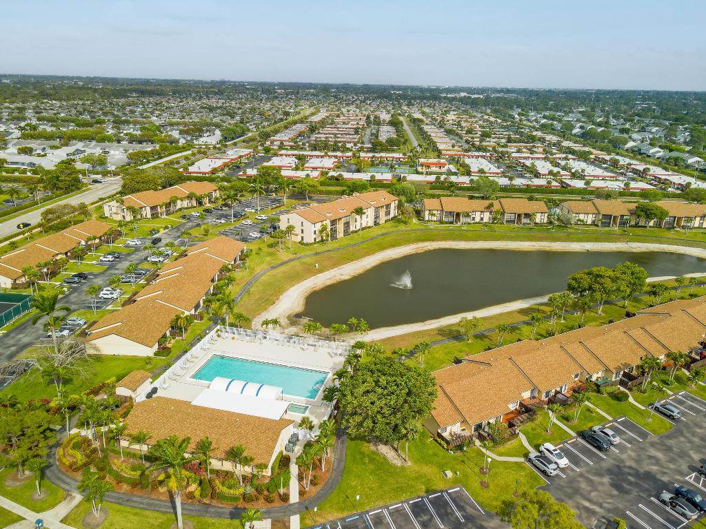 PINE RIDGE NORTH VILLAGE IV CONDO - Residential