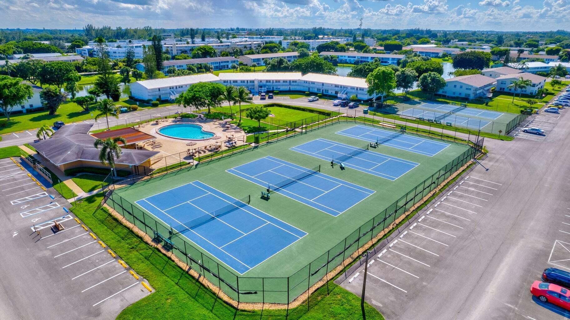 CENTURY VILLAGE - WINDSOR - Residential