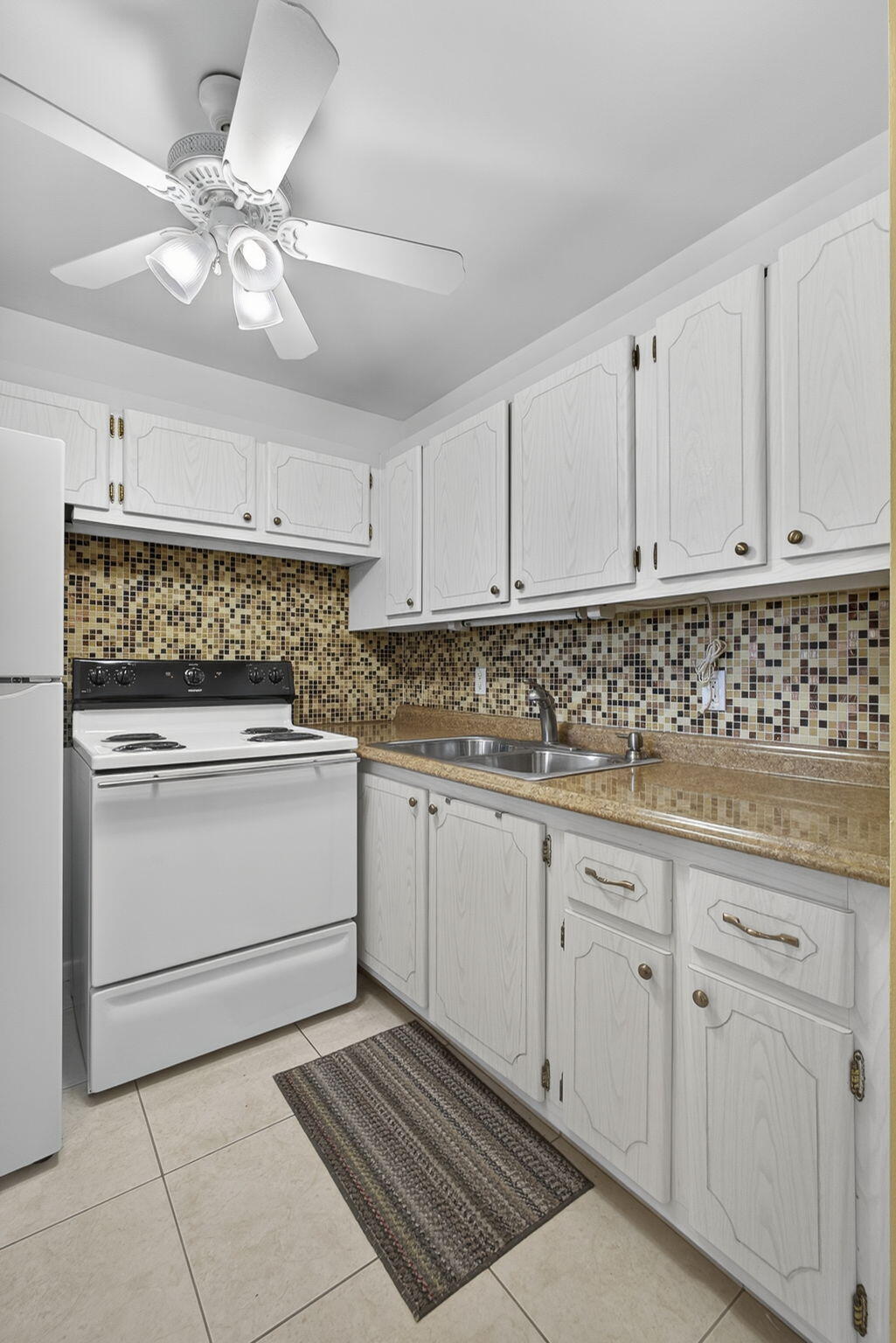 CENTURY VILLAGE - WINDSOR CONDOS - Residential