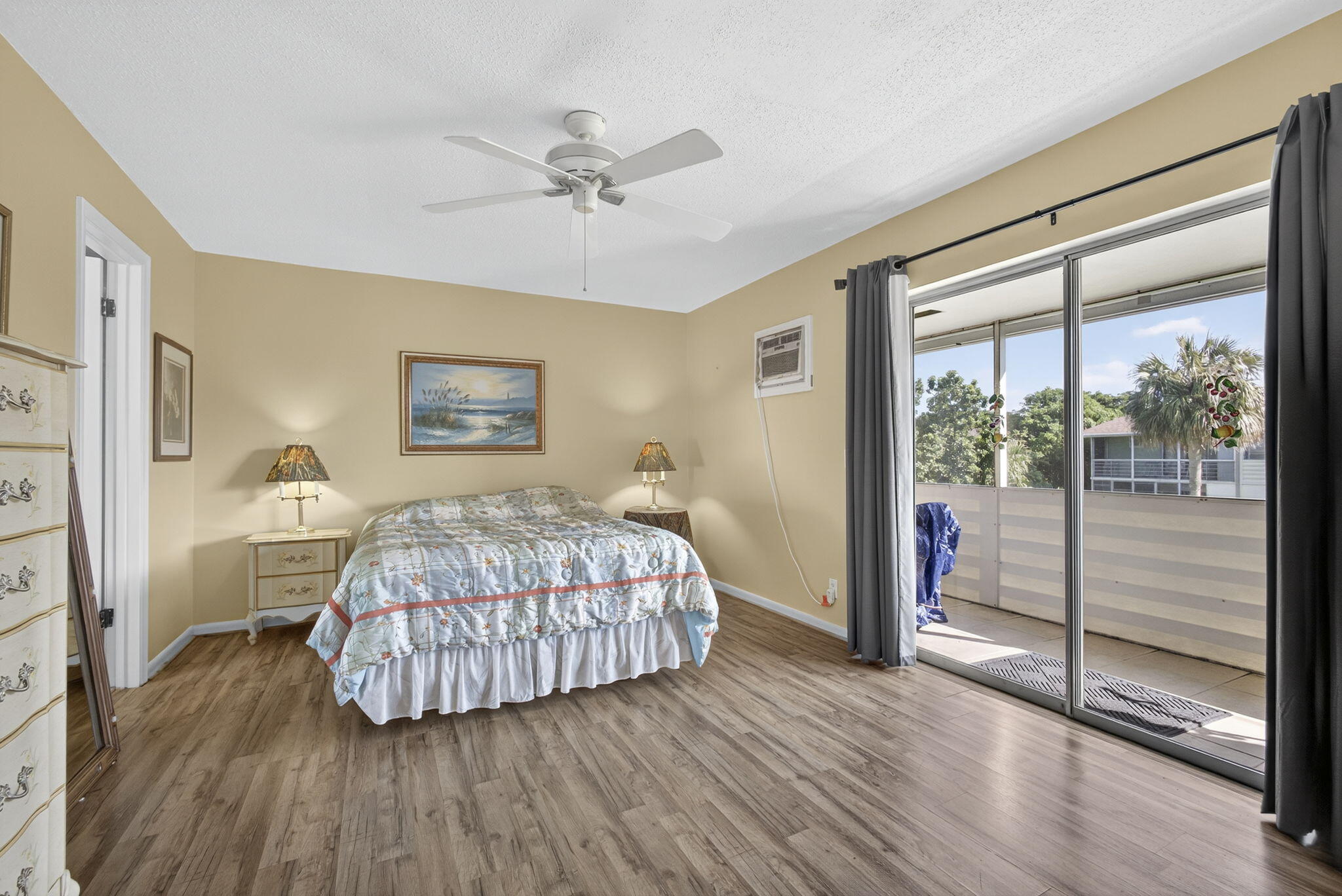 CENTURY VILLAGE - WINDSOR CONDOS - Residential