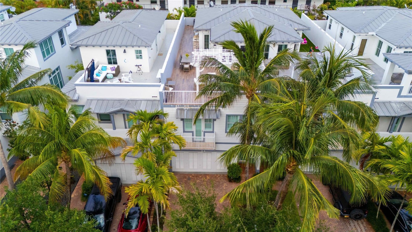 220 NE 15th Avenue 220