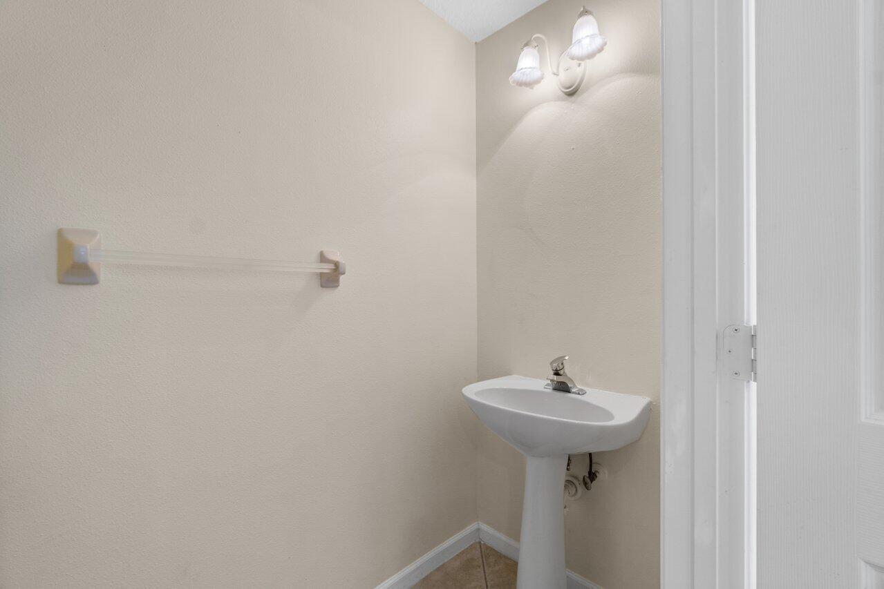 VERONA LAKES - Residential