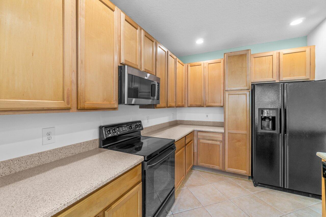 VERONA LAKES - Residential