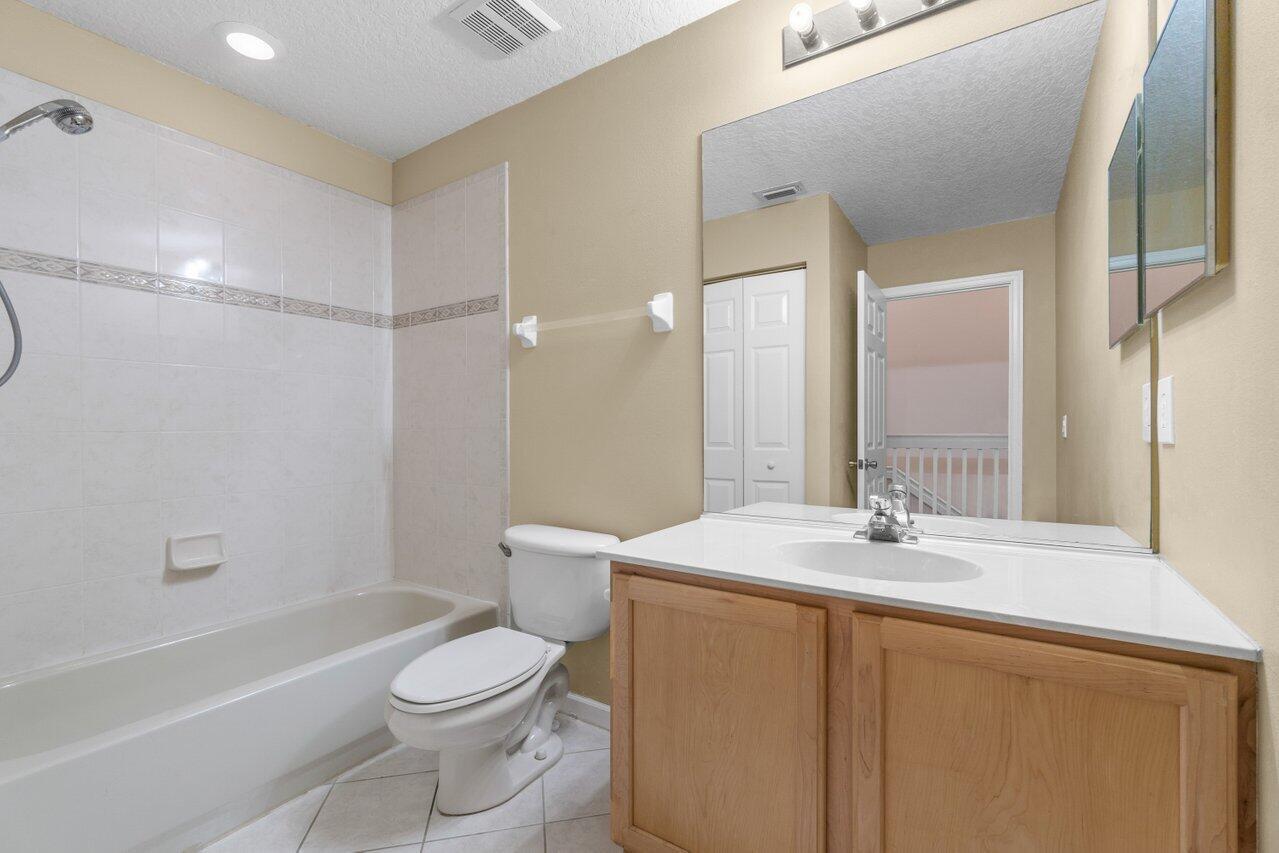 VERONA LAKES - Residential