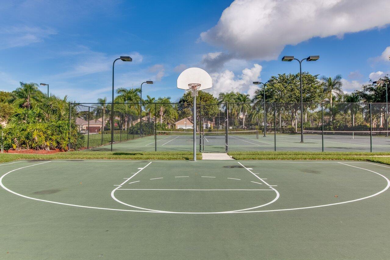 VERONA LAKES - Residential