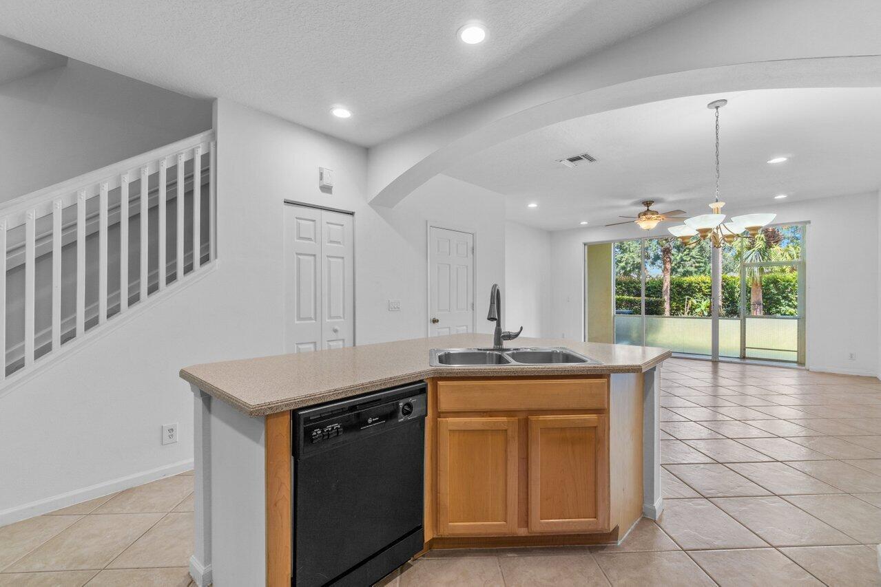 VERONA LAKES - Residential