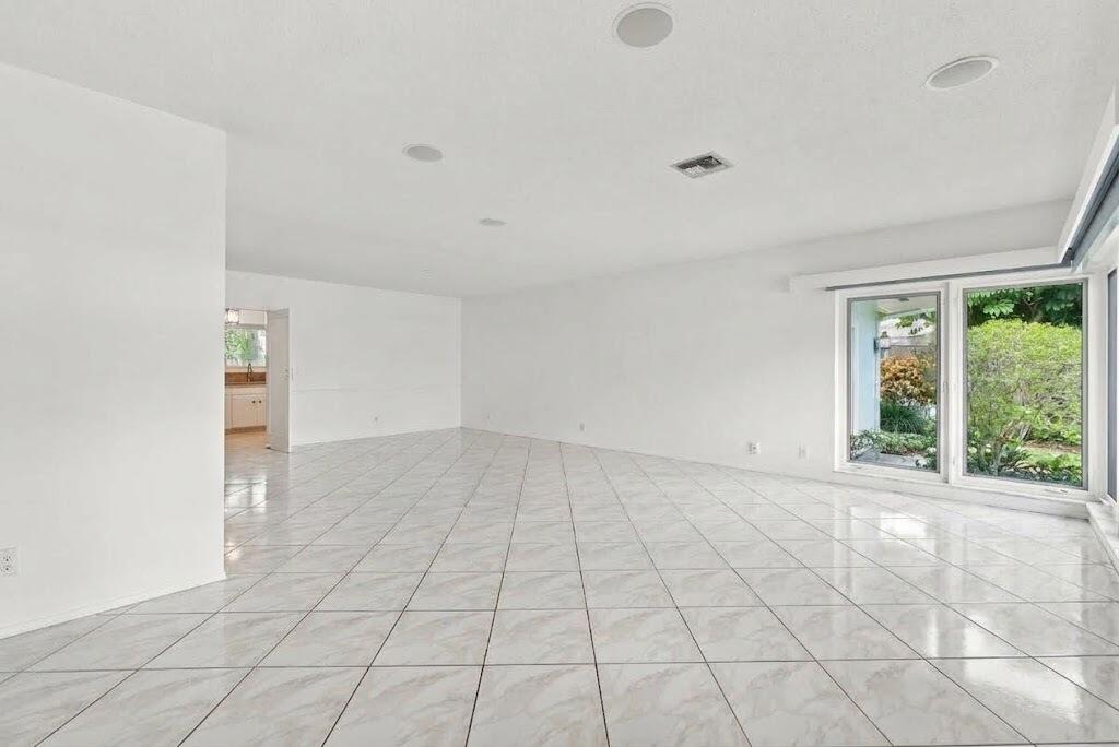 1431 S Ocean Boulevard Unit 28, Pompano Beach, FL, 33062/$550,000 3 1431 S Ocean Boulevard Unit 28
