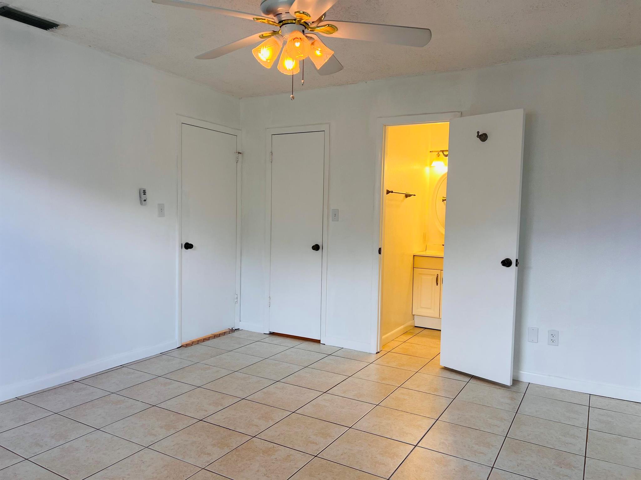 PORT ST LUCIE SECTION 4 - Residential Lease
