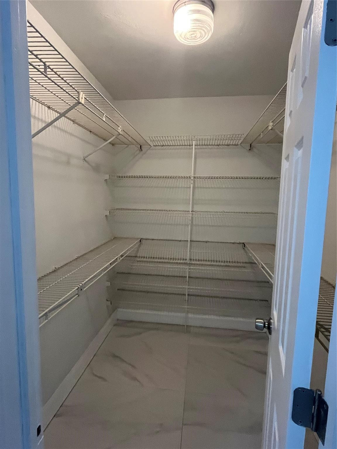 HOLLYWOOD HILLS - Residential Lease