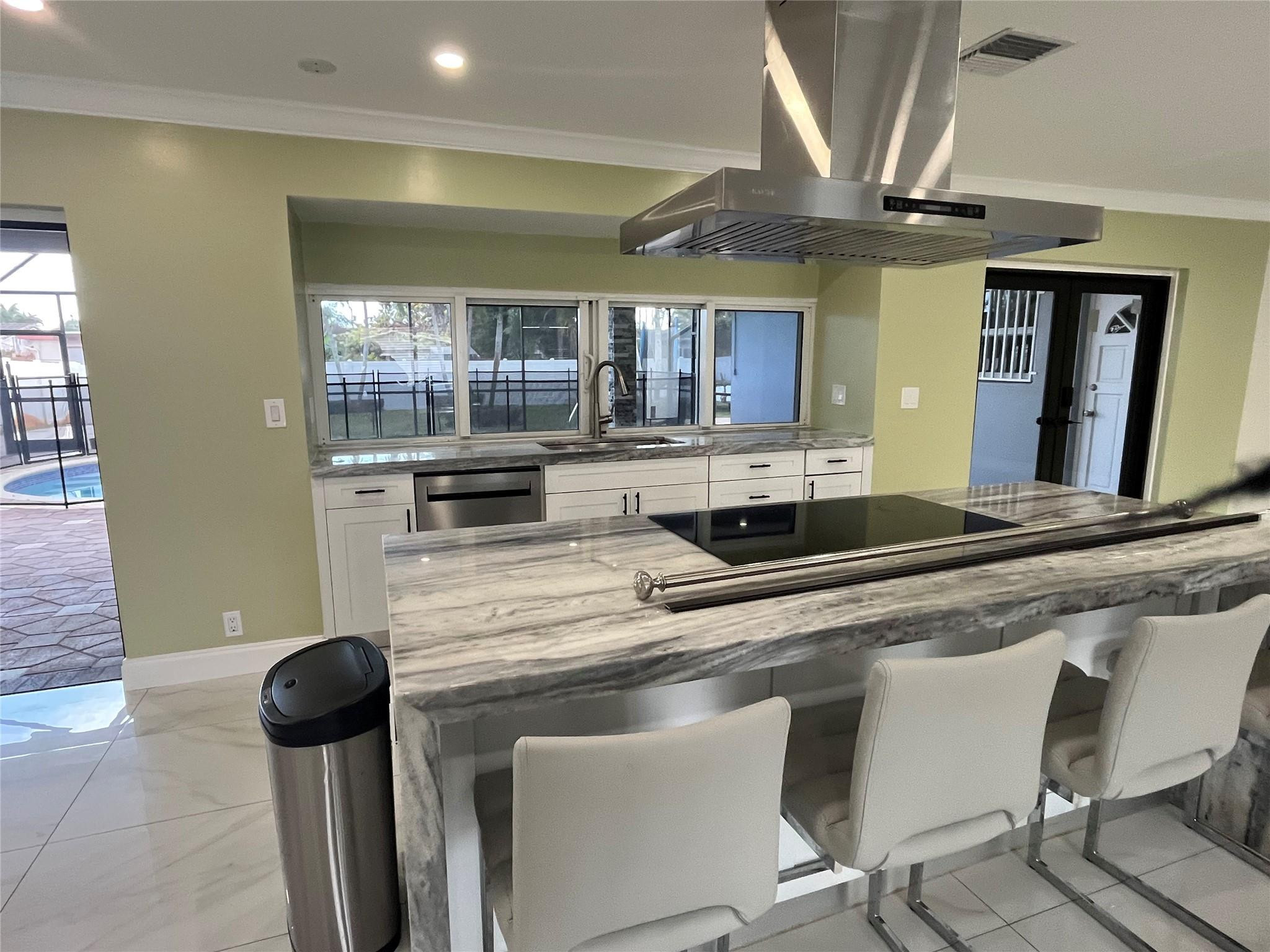 HOLLYWOOD HILLS - Residential Lease