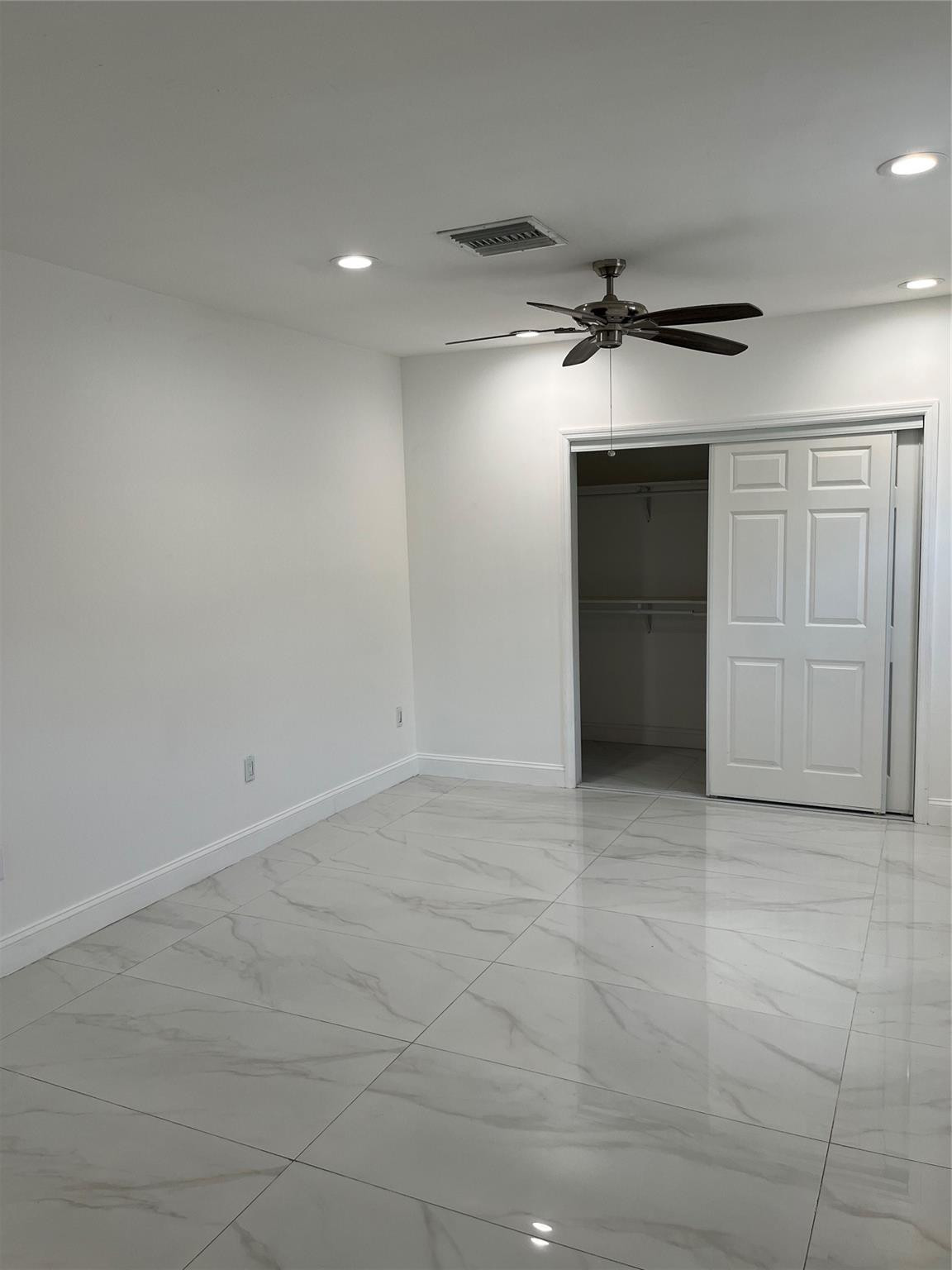 HOLLYWOOD HILLS - Residential Lease