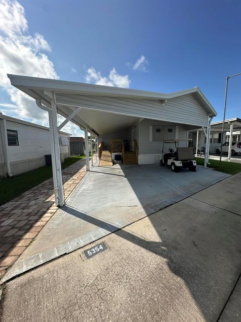 A home in Okeechobee