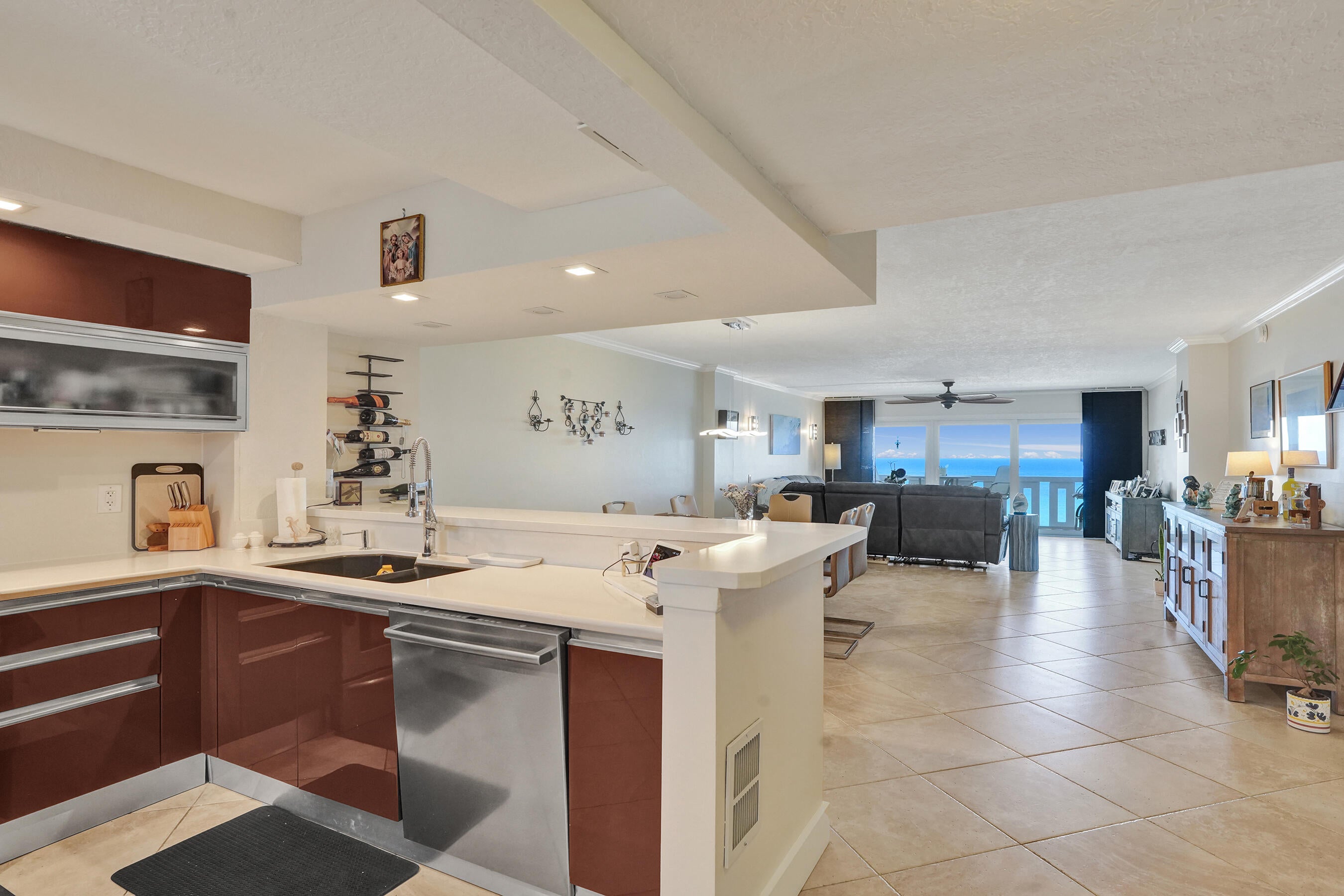 1012 N Ocean Boulevard 905