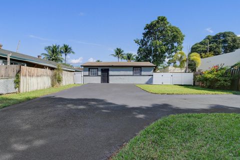 5604 Garden Avenue West Palm Beach FL 33405